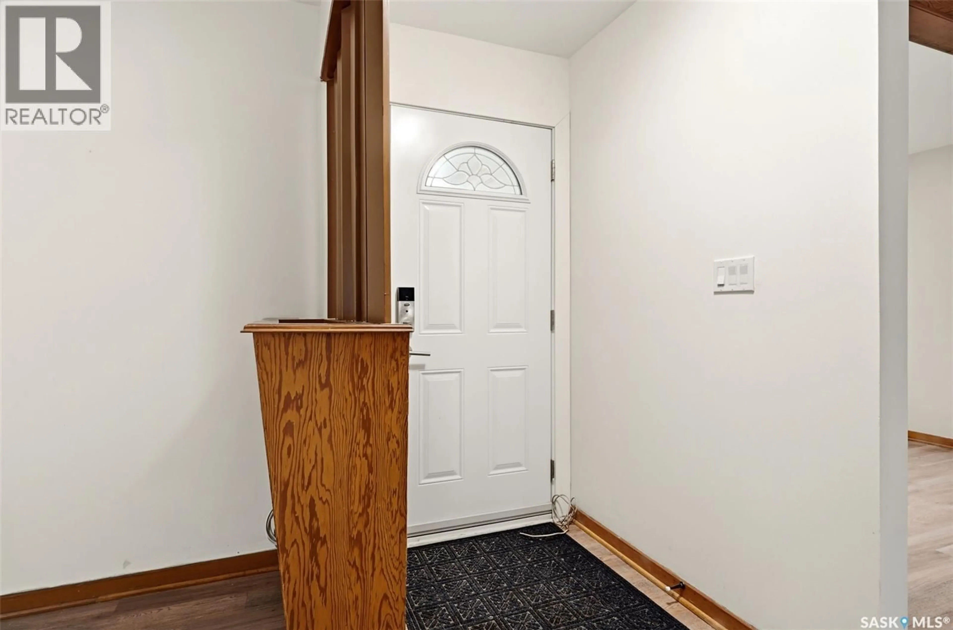 Indoor entryway for 1037 CAMPBELL STREET, Regina Saskatchewan S4T5P5