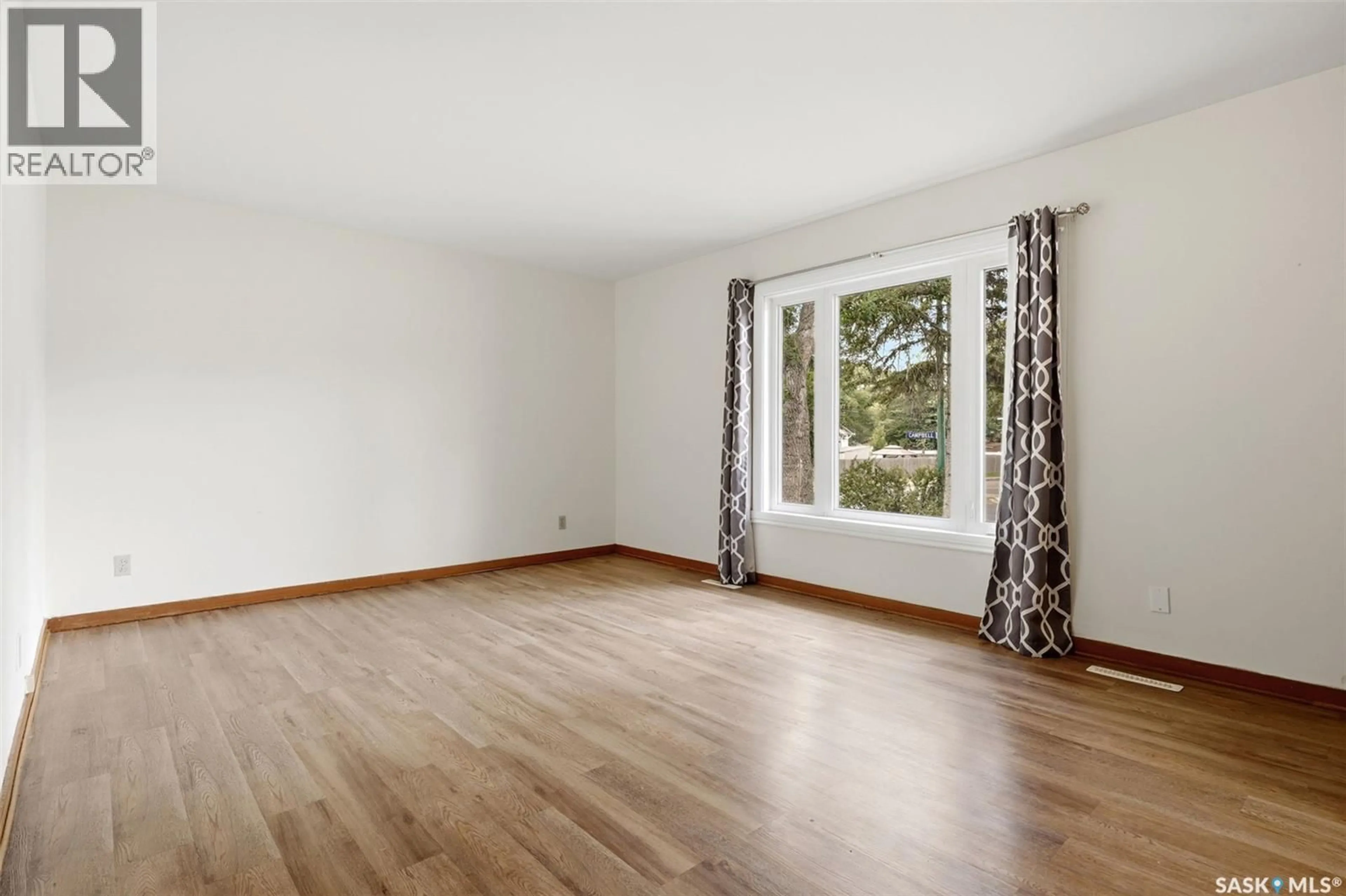 A pic of a room for 1037 CAMPBELL STREET, Regina Saskatchewan S4T5P5