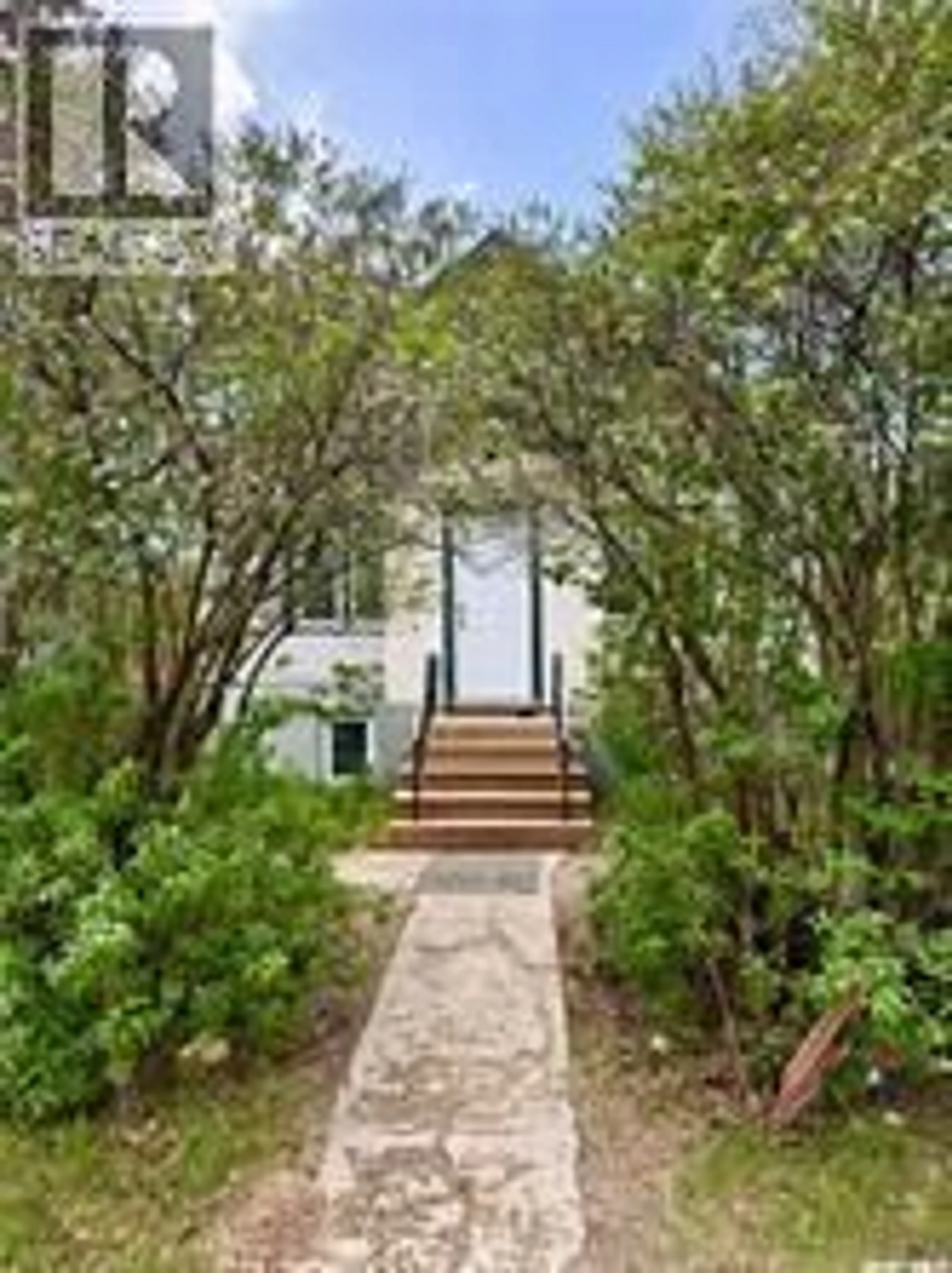 A pic from outside/outdoor area/front of a property/back of a property/a pic from drone, street for 1110 QUEEN STREET, Regina Saskatchewan S4B4B2