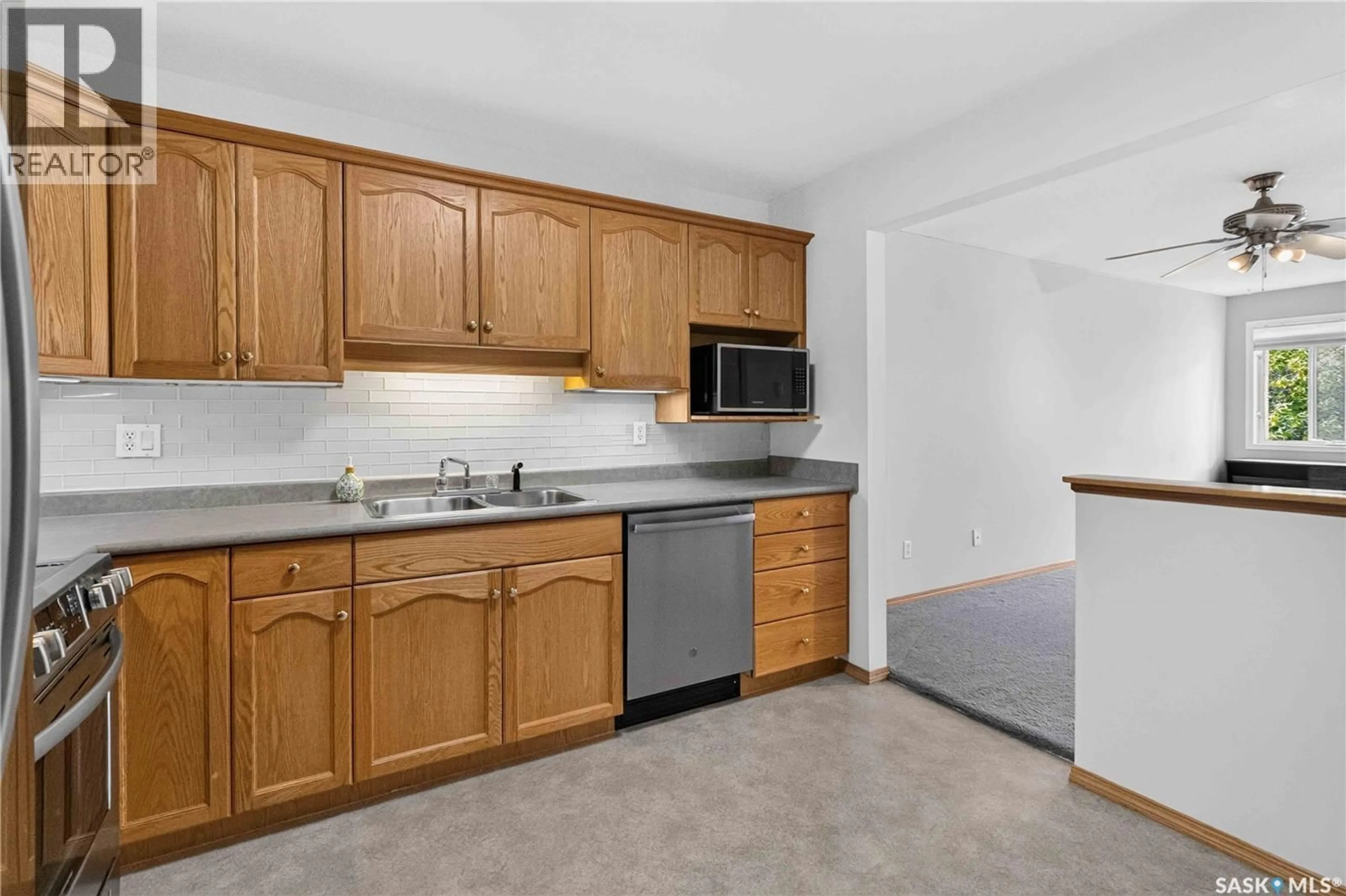 Standard kitchen, unknown for 216 312 108TH STREET, Saskatoon Saskatchewan S7N1P8