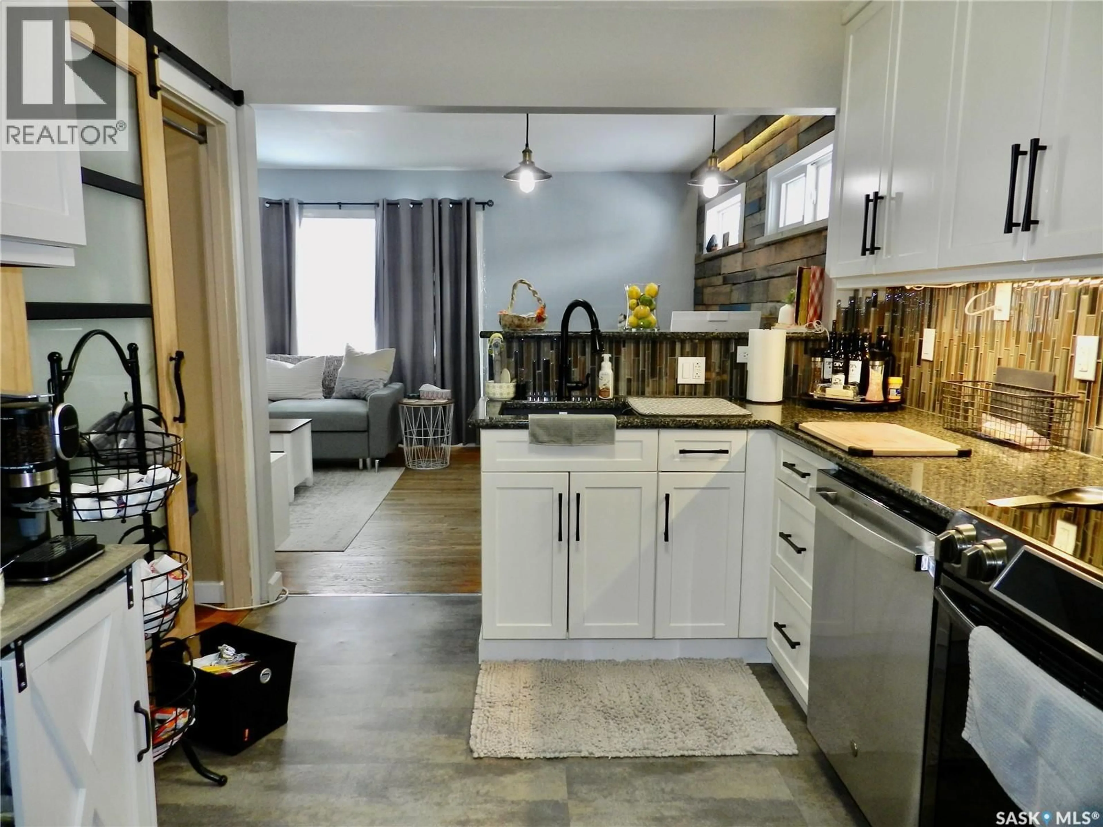 Open concept kitchen, unknown for 1127 1ST AVENUE, Moose Jaw Saskatchewan S6H3N4