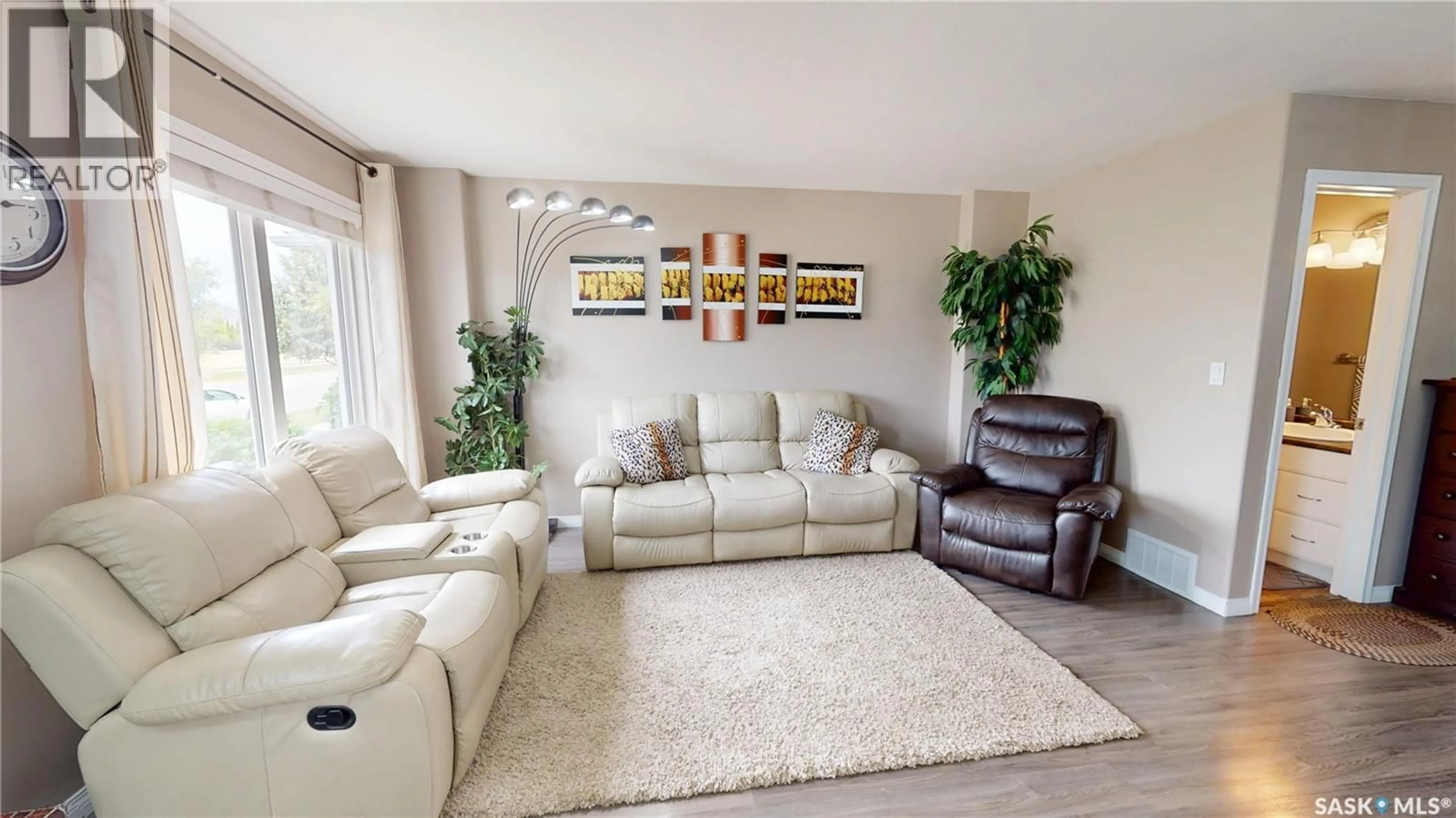 Living room with furniture, unknown for 2933 MCCLOCKLIN ROAD, Saskatoon Saskatchewan S7R0A1