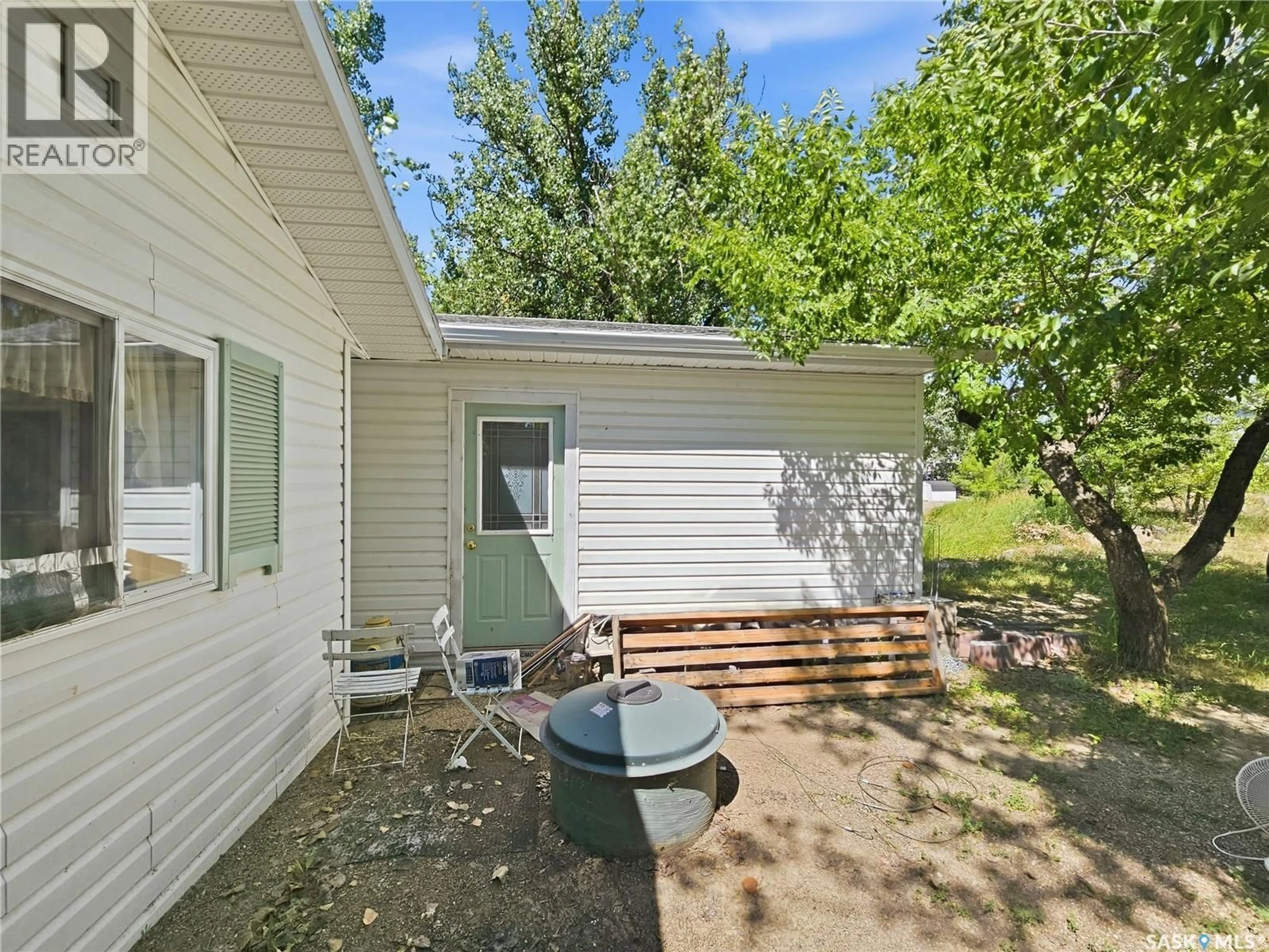 Home with vinyl exterior material, unknown for #1 COURT C, South Saskatchewan River Saskatchewan S0L1A0