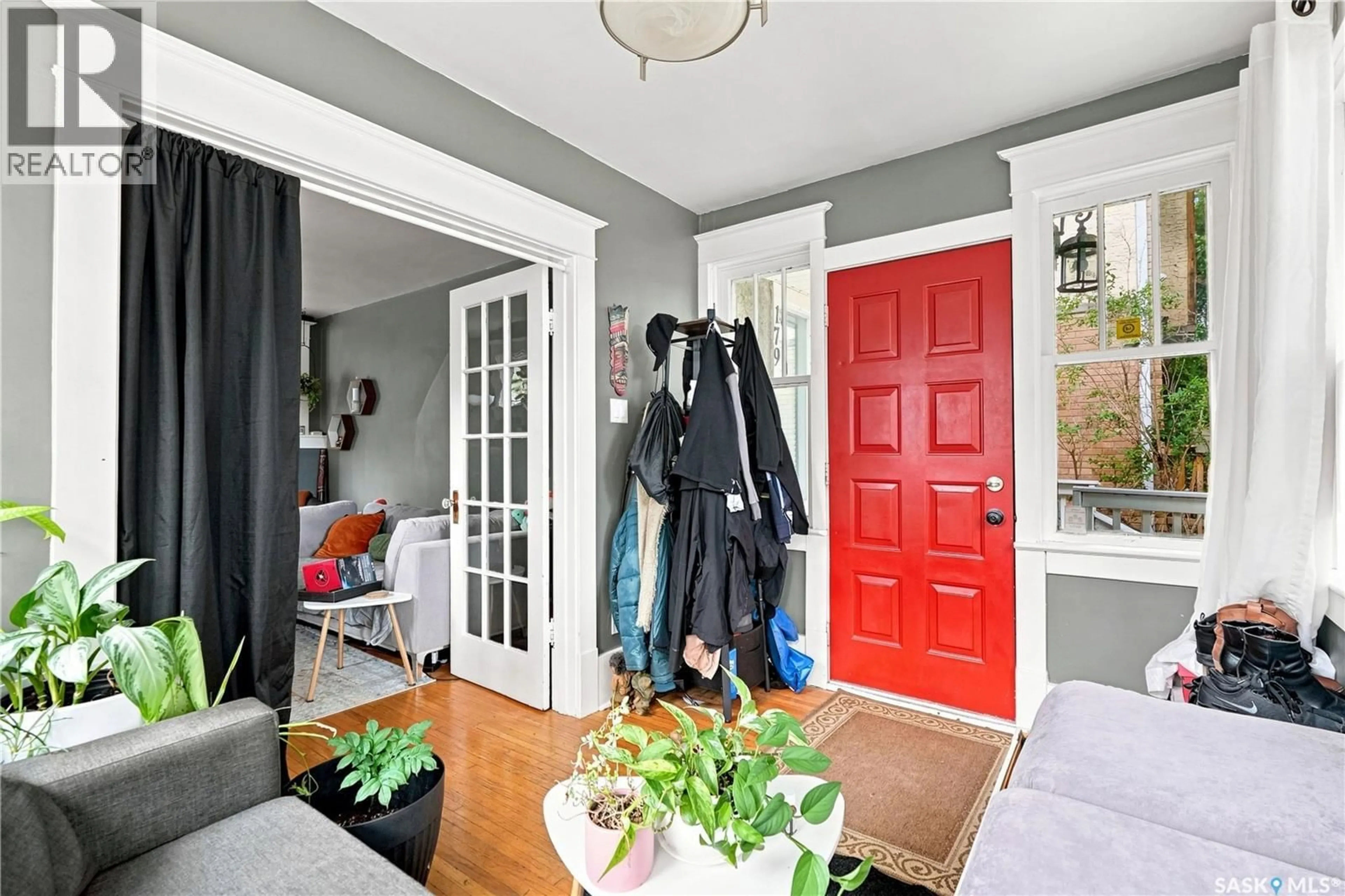 Indoor entryway for 179 ANGUS CRESCENT, Regina Saskatchewan S4T6N3