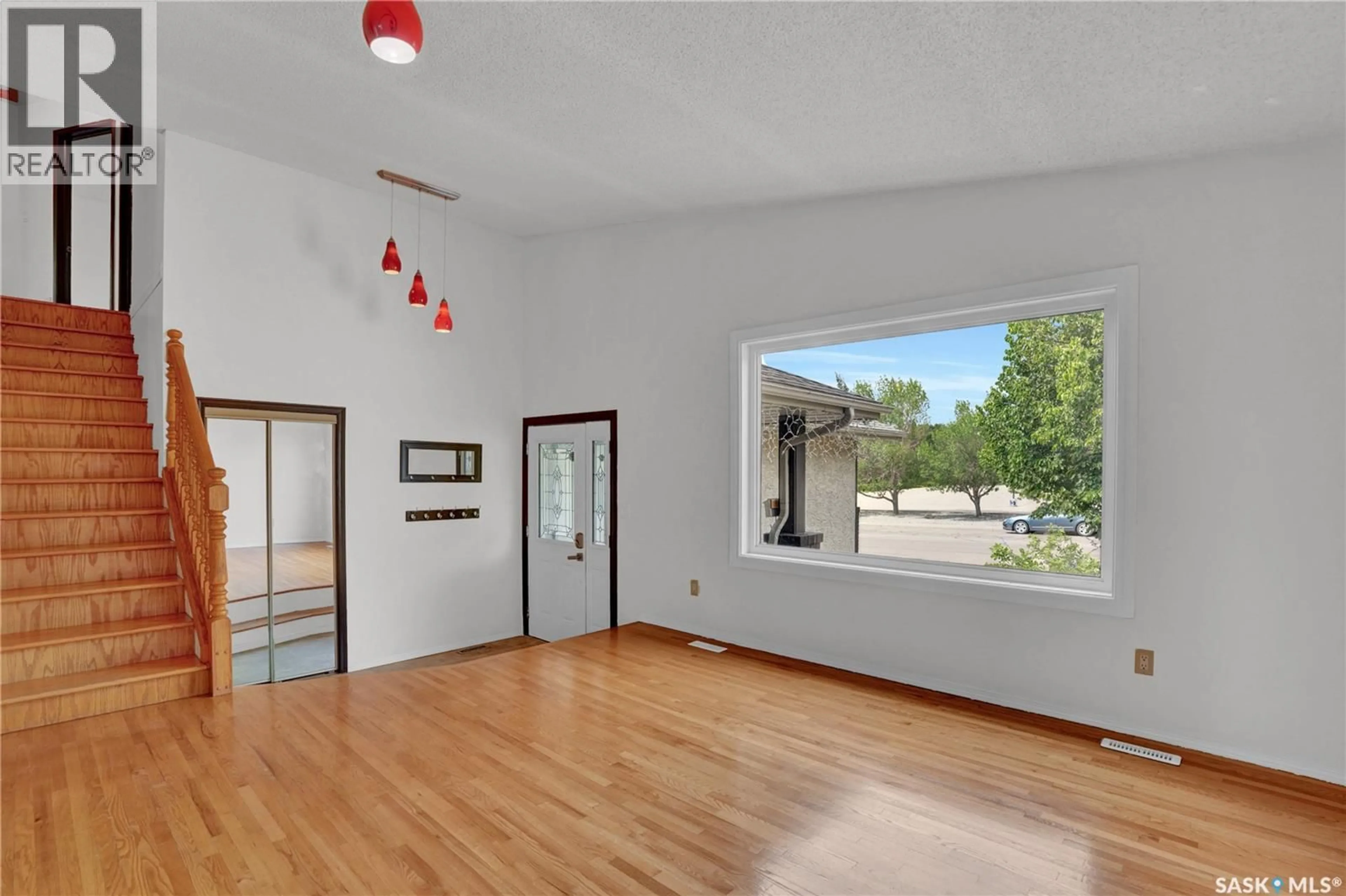 Indoor foyer for 302 DOIRON ROAD, Regina Saskatchewan S4Y1G1