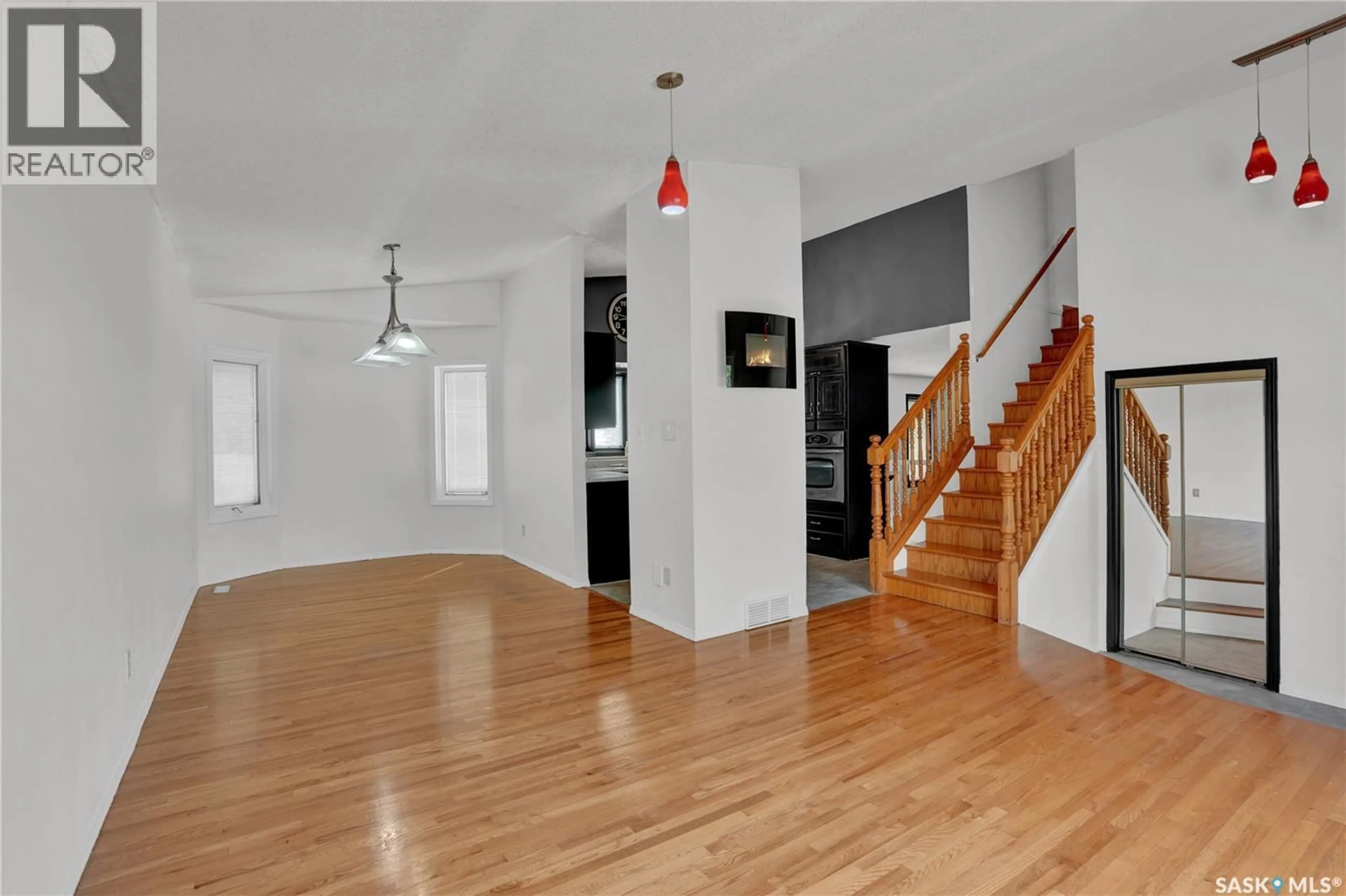 Unknown for 302 DOIRON ROAD, Regina Saskatchewan S4Y1G1
