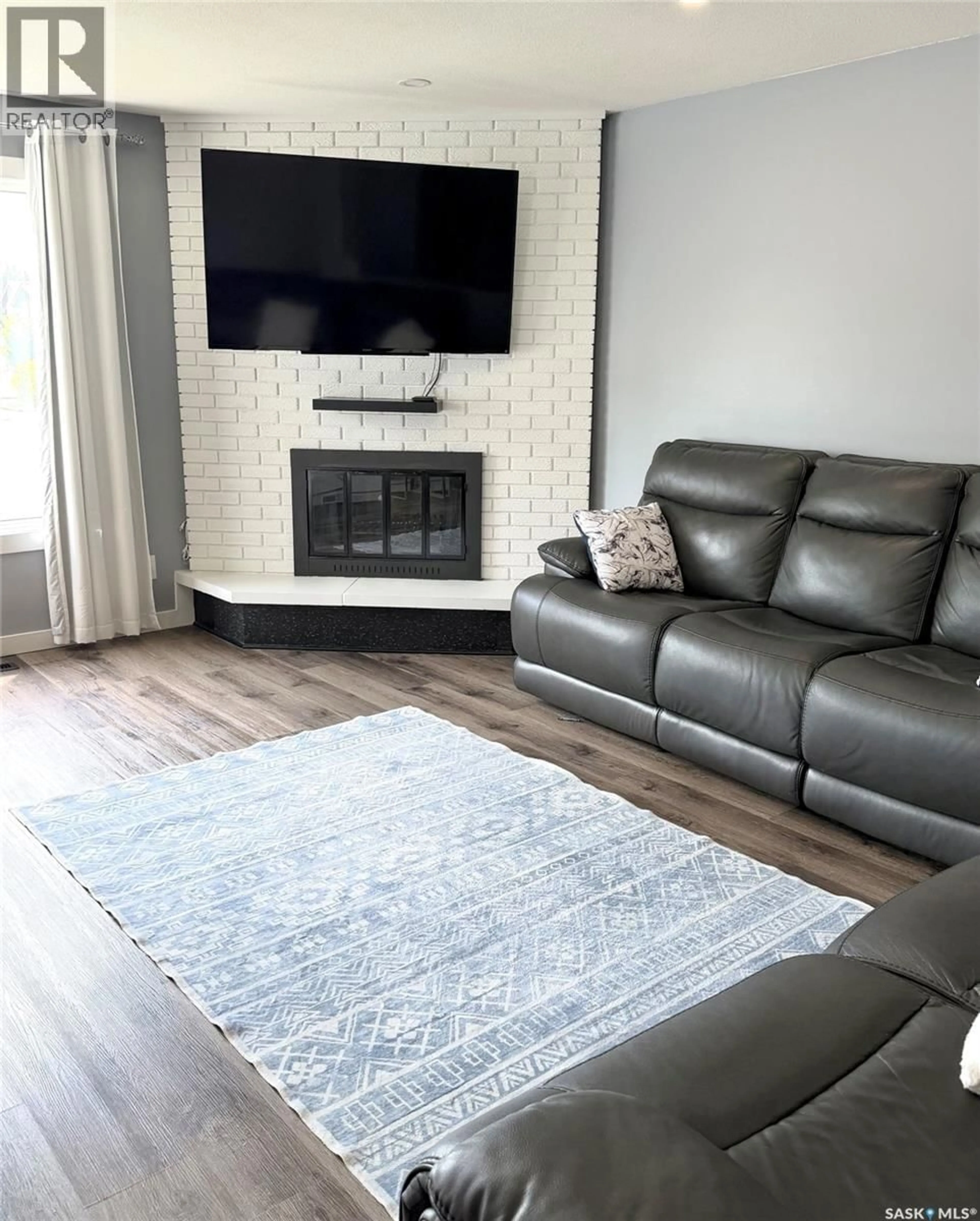Living room with furniture, unknown for 510 REDBERRY ROAD, Saskatoon Saskatchewan S7K4S3
