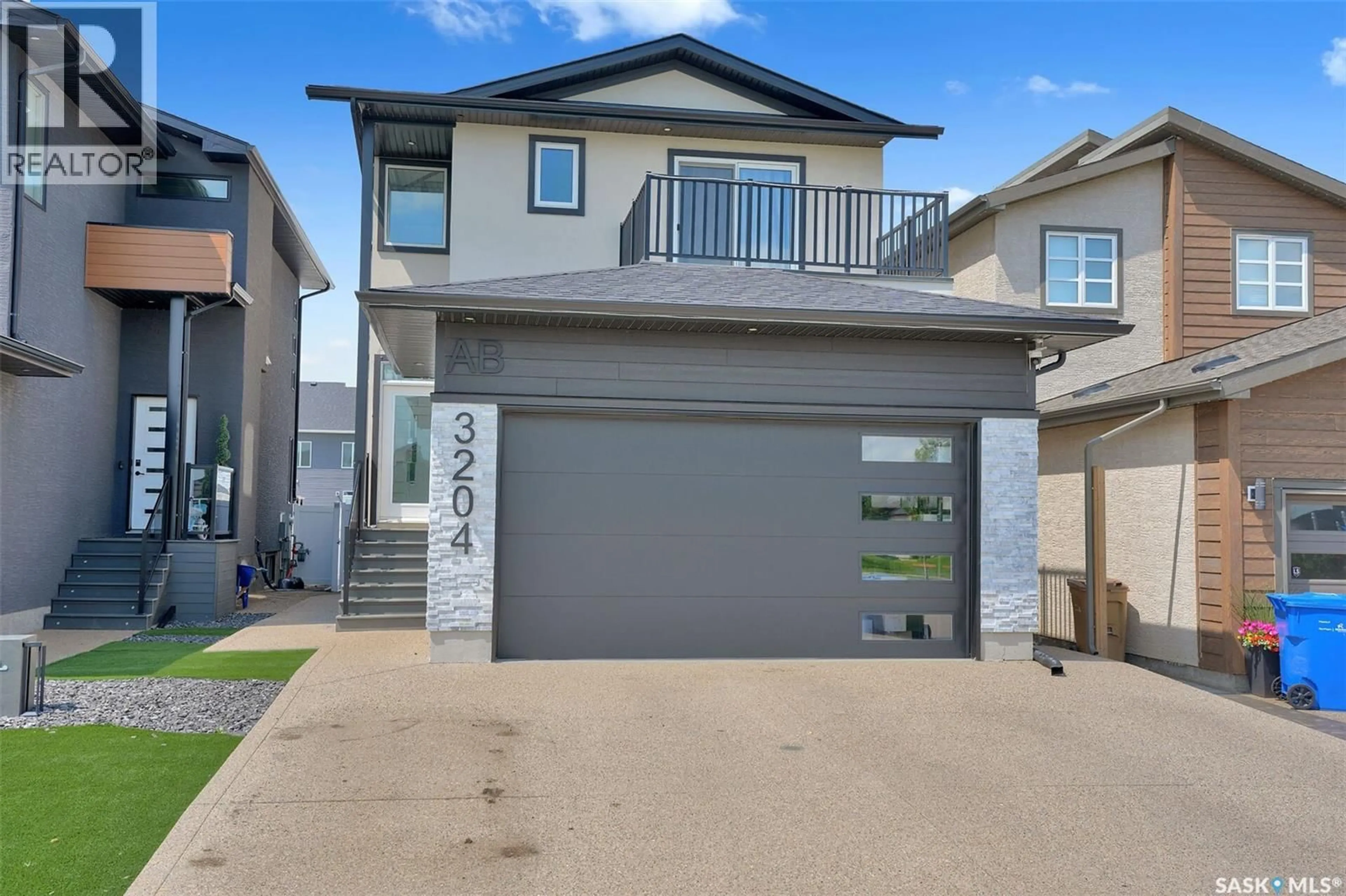 Home with vinyl exterior material, street for 3204 CROSBIE CRESCENT, Regina Saskatchewan S4V3S4