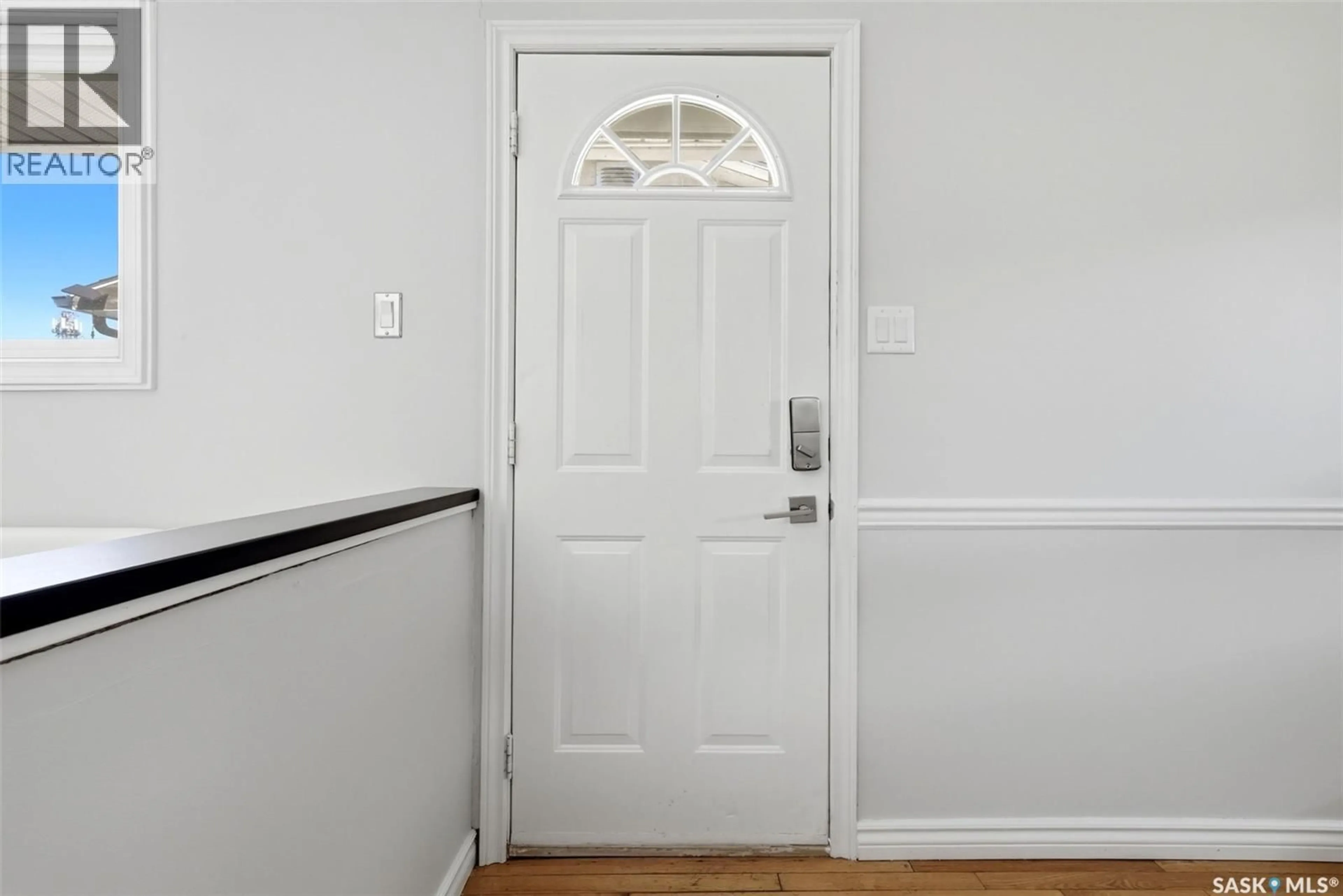 Indoor entryway for 5834 MCKINLEY AVENUE, Regina Saskatchewan S4T6P3