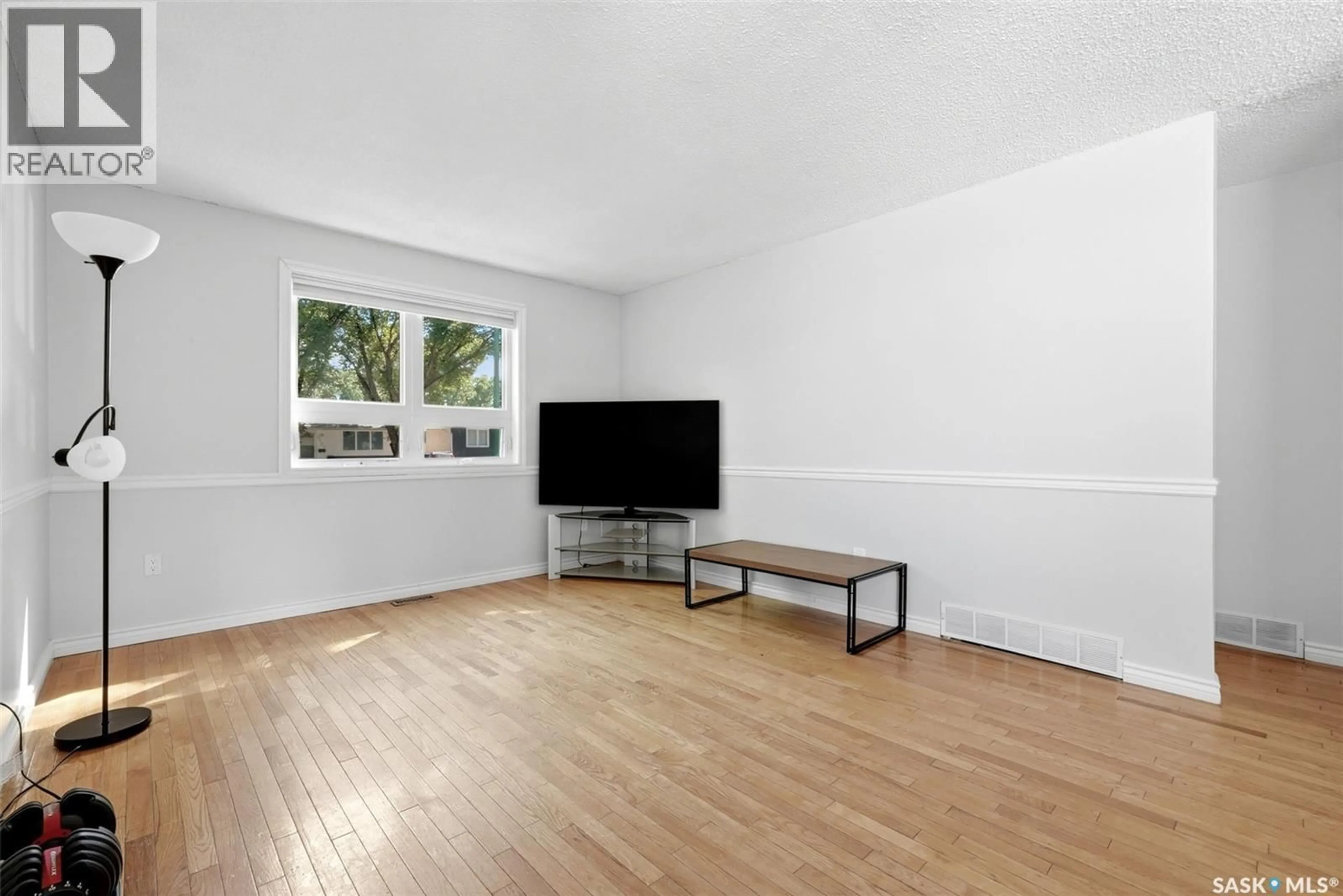 A pic of a room for 5834 MCKINLEY AVENUE, Regina Saskatchewan S4T6P3