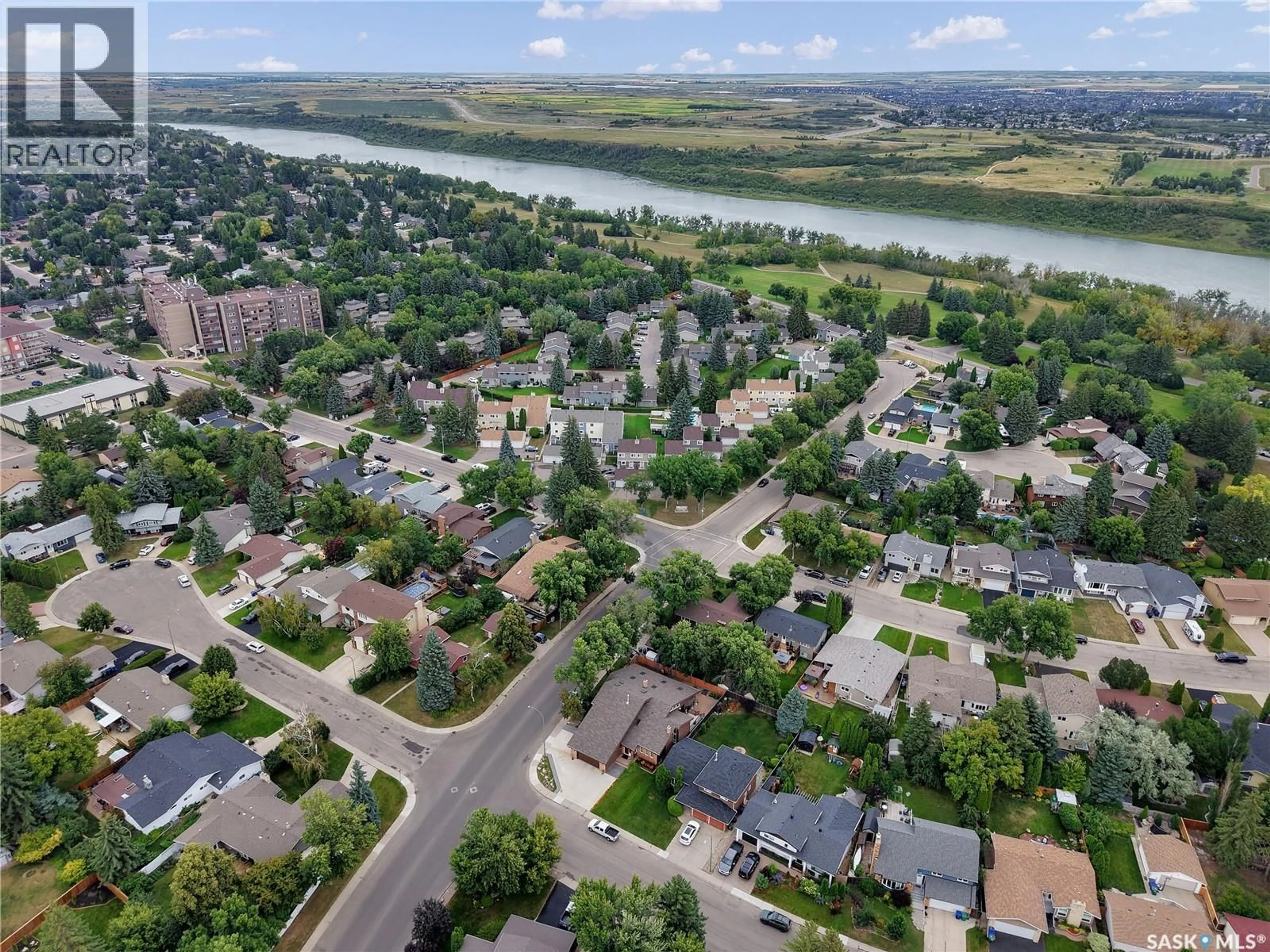 A pic from outside/outdoor area/front of a property/back of a property/a pic from drone, street for 351 SKEENA CRESCENT, Saskatoon Saskatchewan S7K4G9