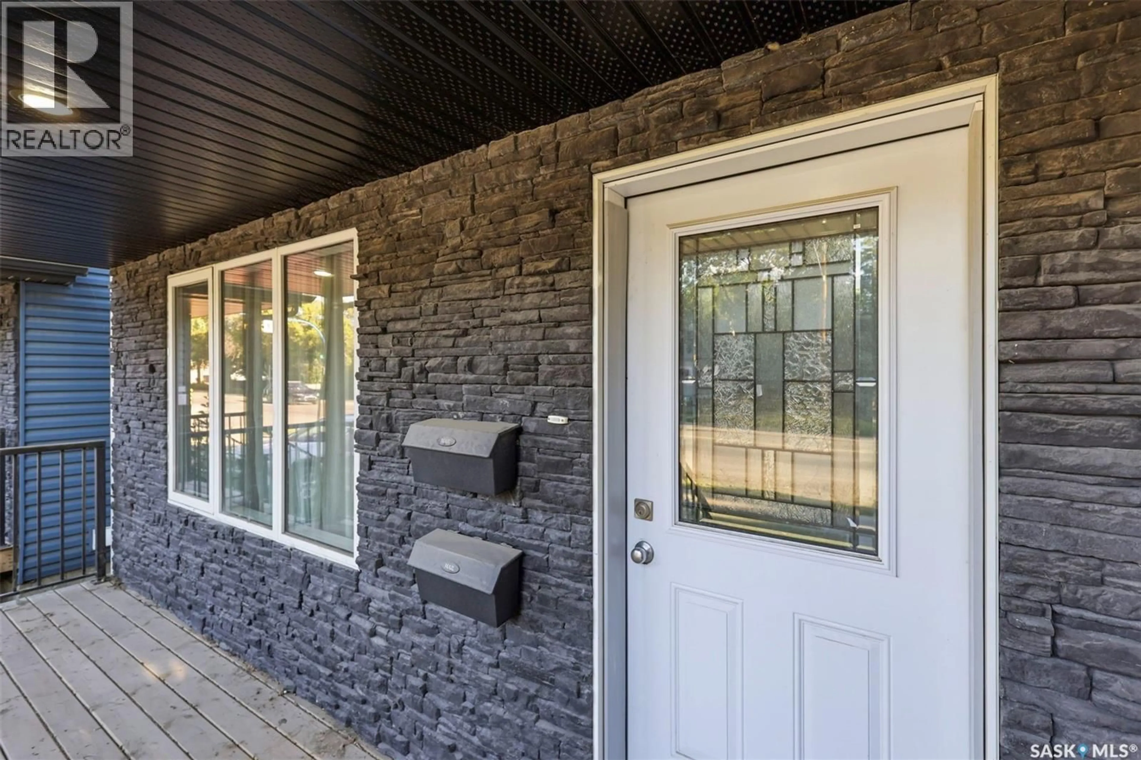 Indoor entryway for 705 33RD STREET, Saskatoon Saskatchewan S7L0W2