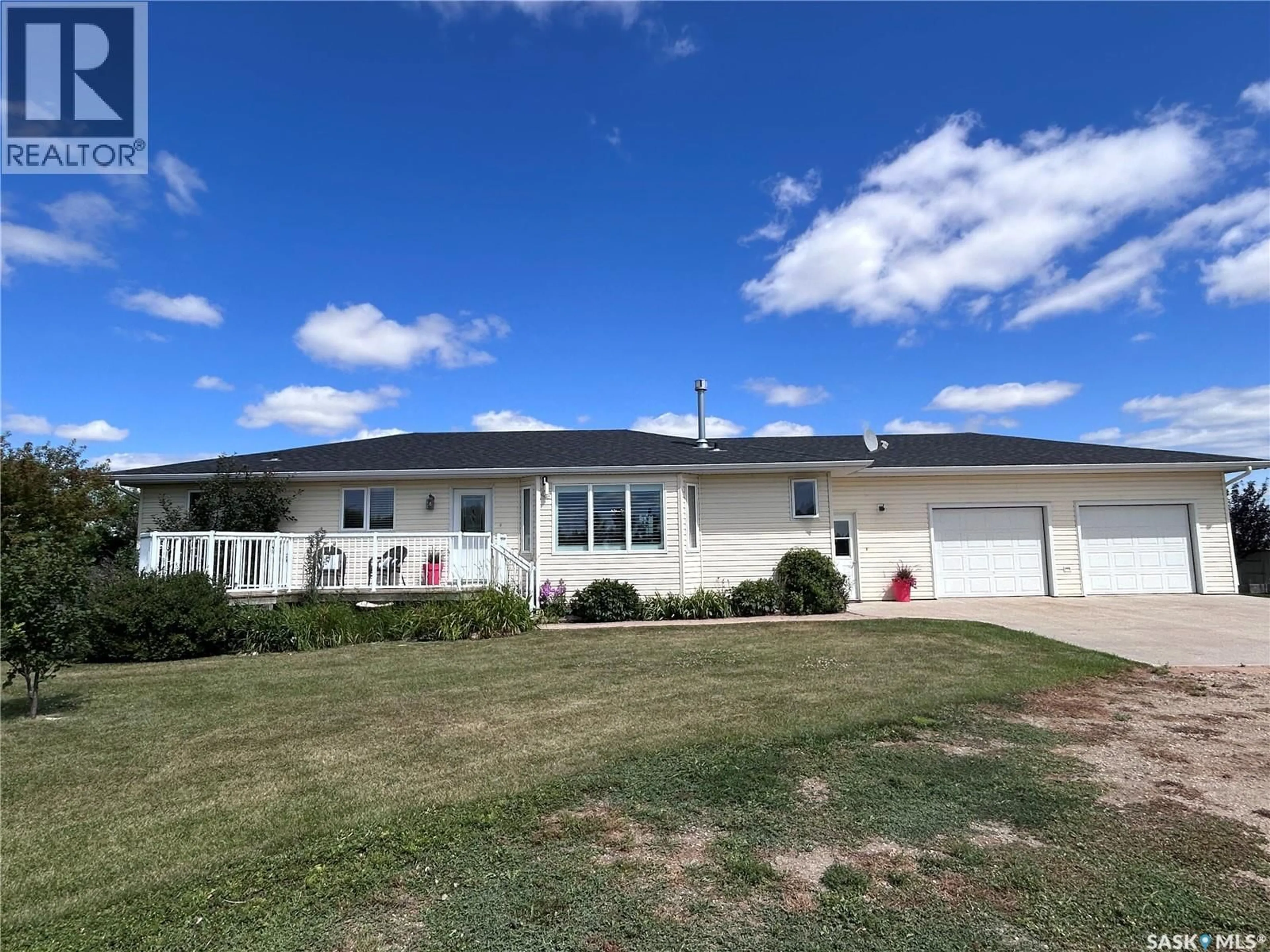 A pic from outside/outdoor area/front of a property/back of a property/a pic from drone, unknown for DEW ACREAGE, Estevan Rm No. 5 Saskatchewan S4A2K9