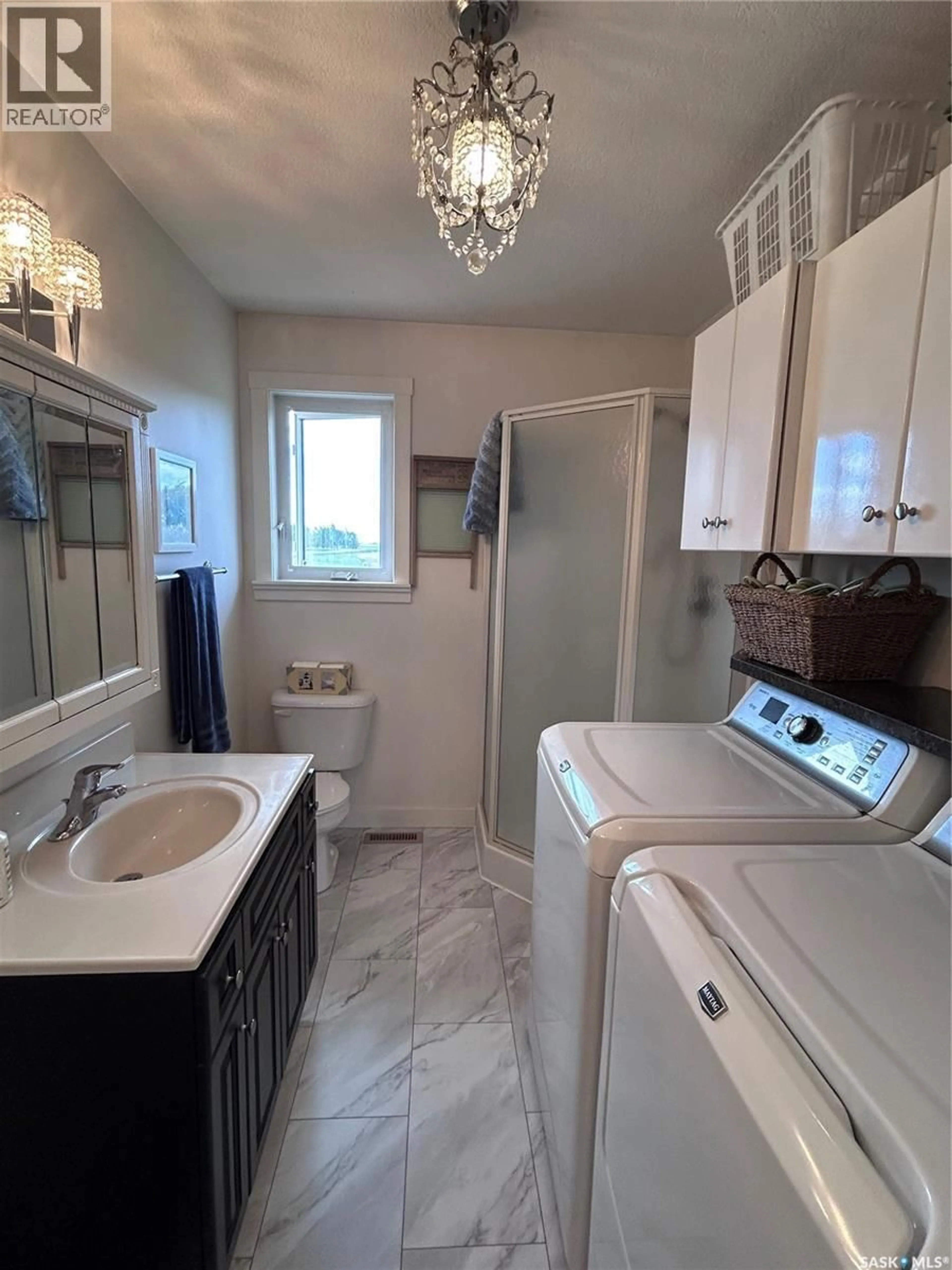 Contemporary bathroom, ceramic/tile floor for DEW ACREAGE, Estevan Rm No. 5 Saskatchewan S4A2K9