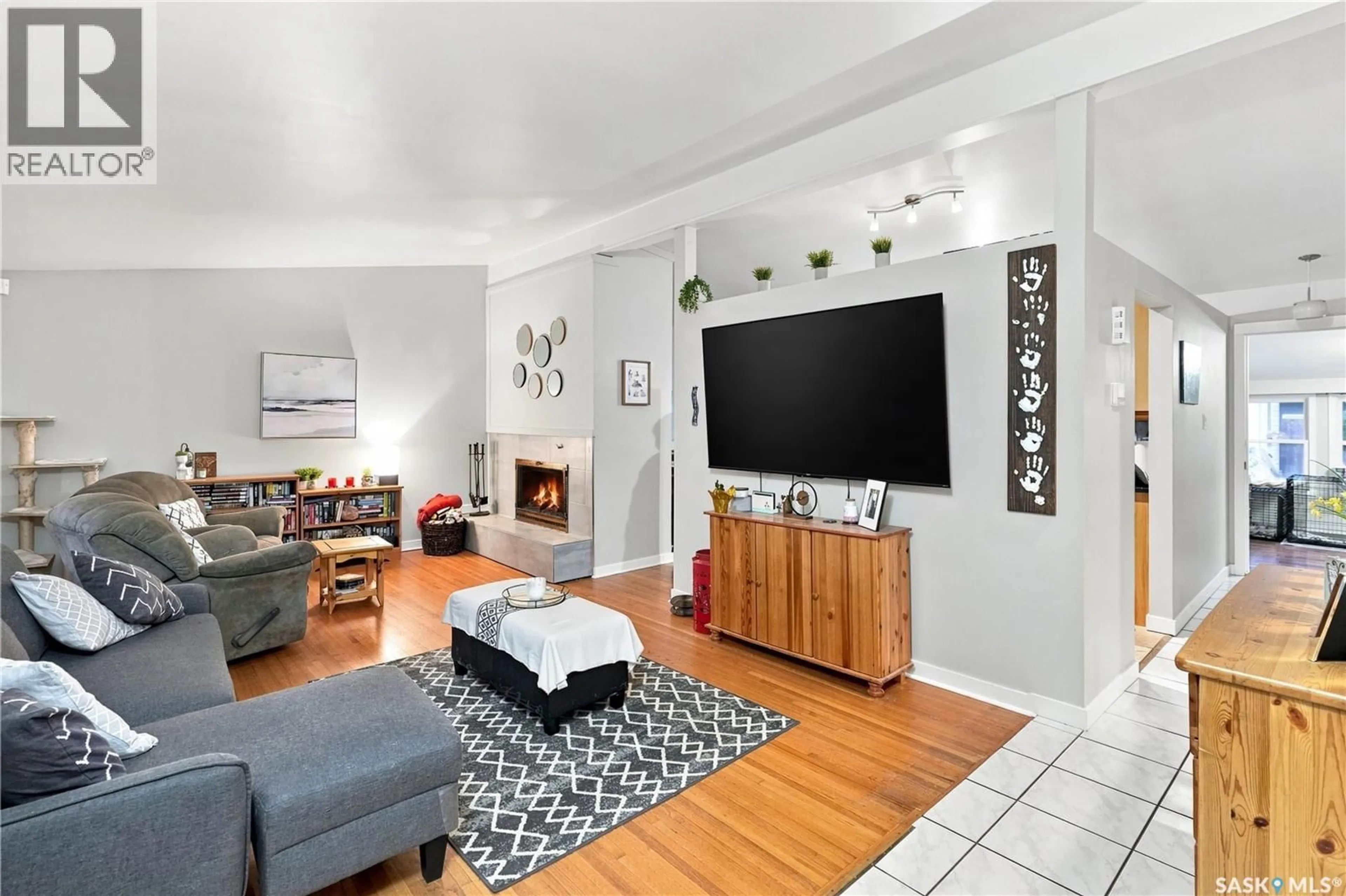 Living room with furniture, unknown for 13 ANDERSON AVENUE, Regina Saskatchewan S4S4R3