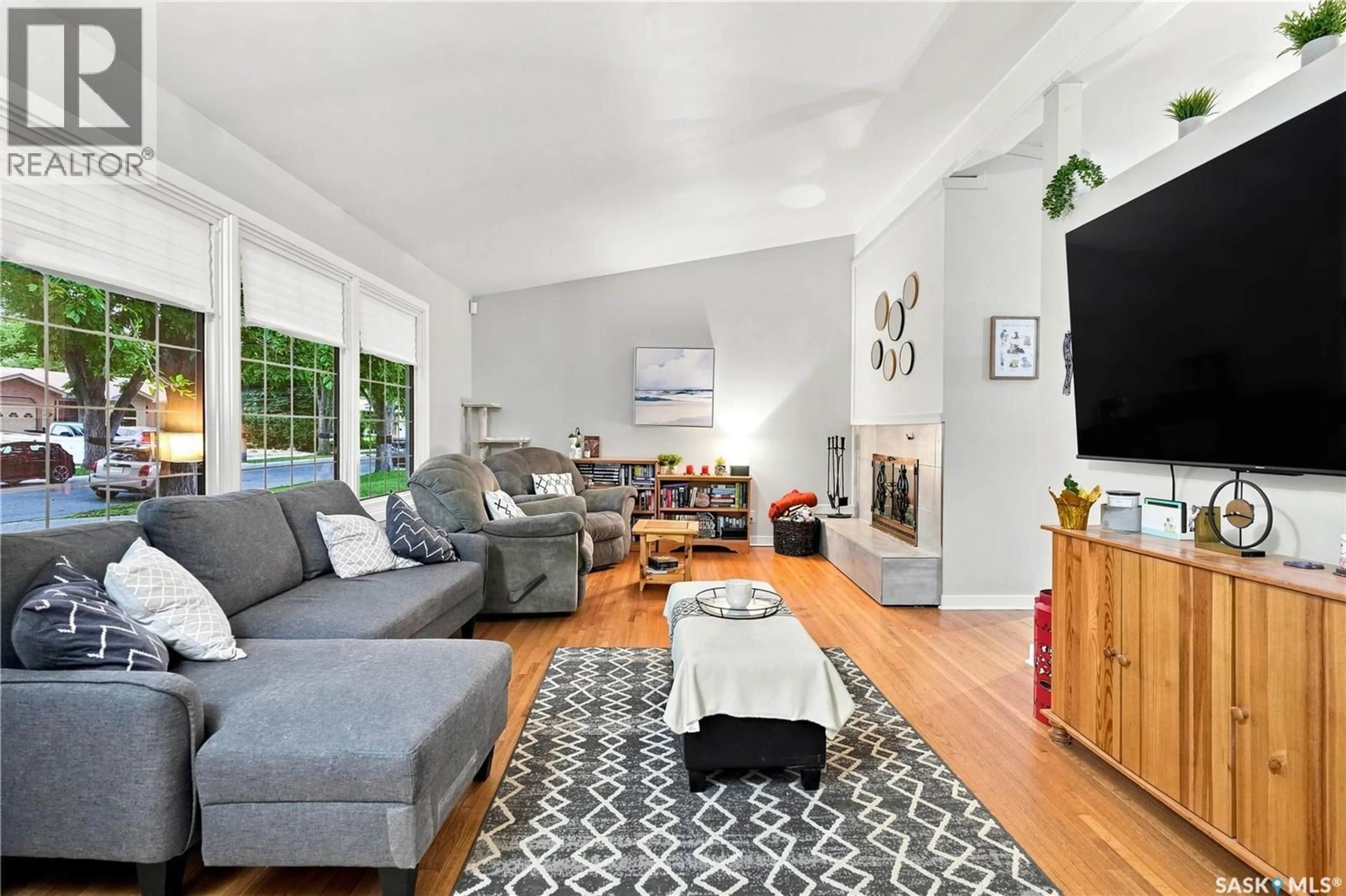 Living room with furniture, unknown for 13 ANDERSON AVENUE, Regina Saskatchewan S4S4R3