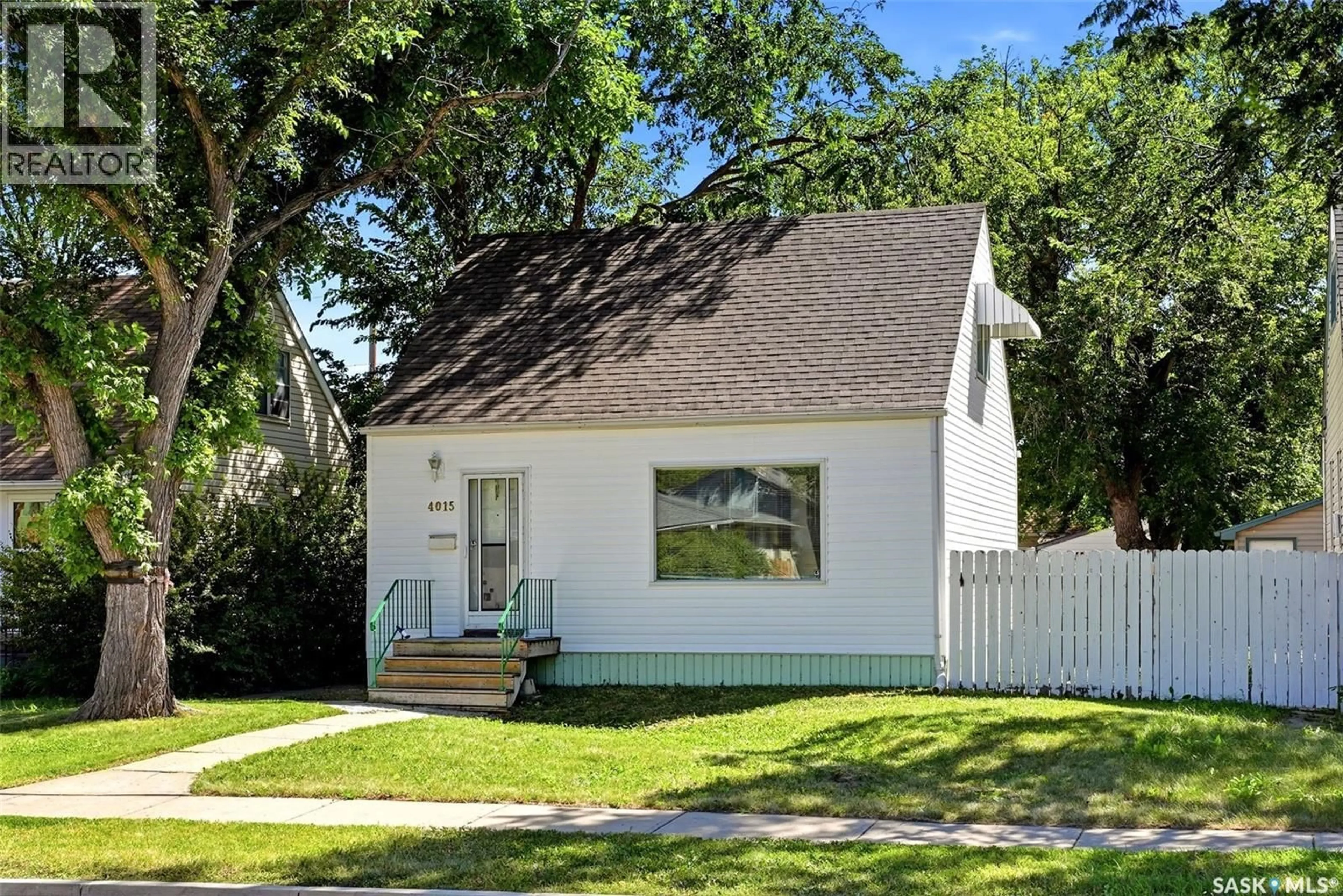 Home with vinyl exterior material, street for 4015 2ND AVENUE, Regina Saskatchewan S4T0B3