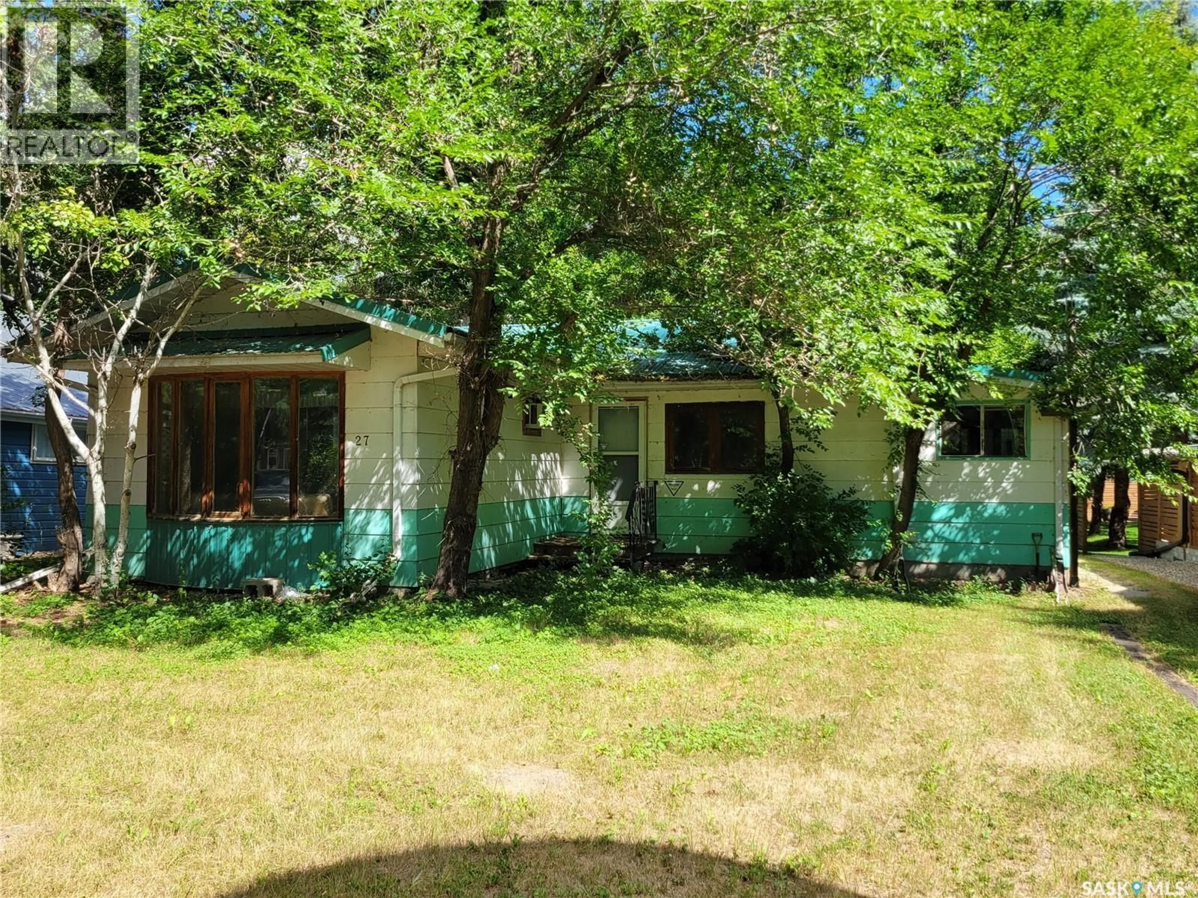 A pic from outside/outdoor area/front of a property/back of a property/a pic from drone, street for 27 ELM STREET, Katepwa Beach Saskatchewan S0G2Y0