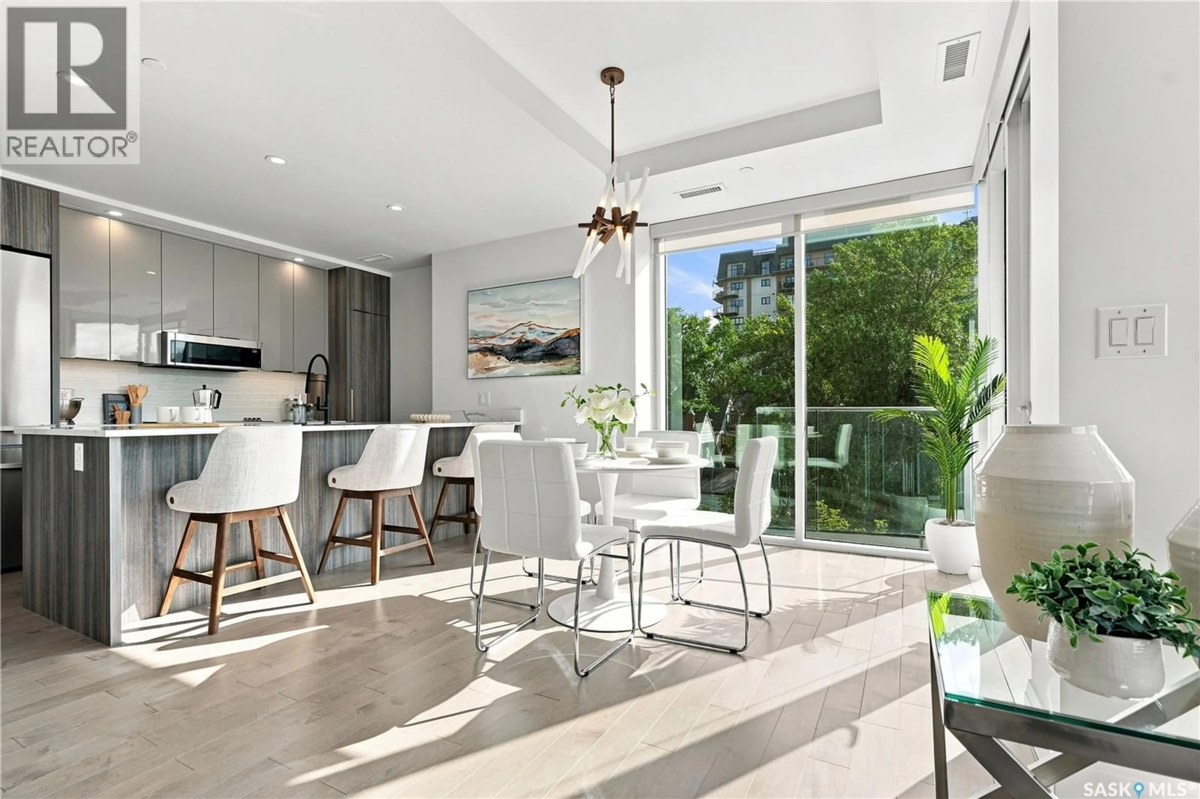 Contemporary kitchen, ceramic/tile floor for 306 - 637 UNIVERSITY DRIVE, Saskatoon Saskatchewan S7N0H8
