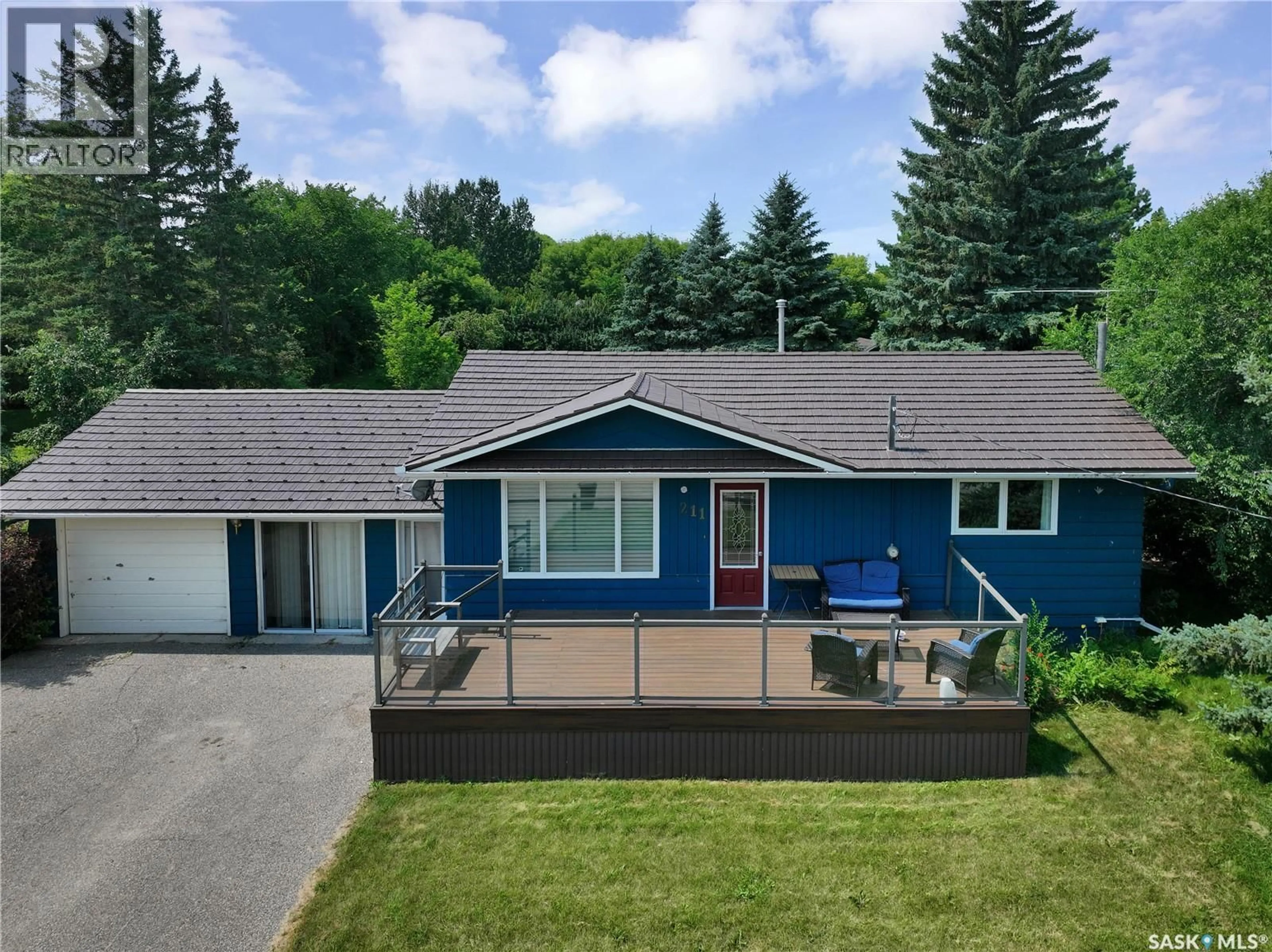 A pic from outside/outdoor area/front of a property/back of a property/a pic from drone, unknown for 211 PERSSON STREET, Stockholm Saskatchewan S0A3Y0