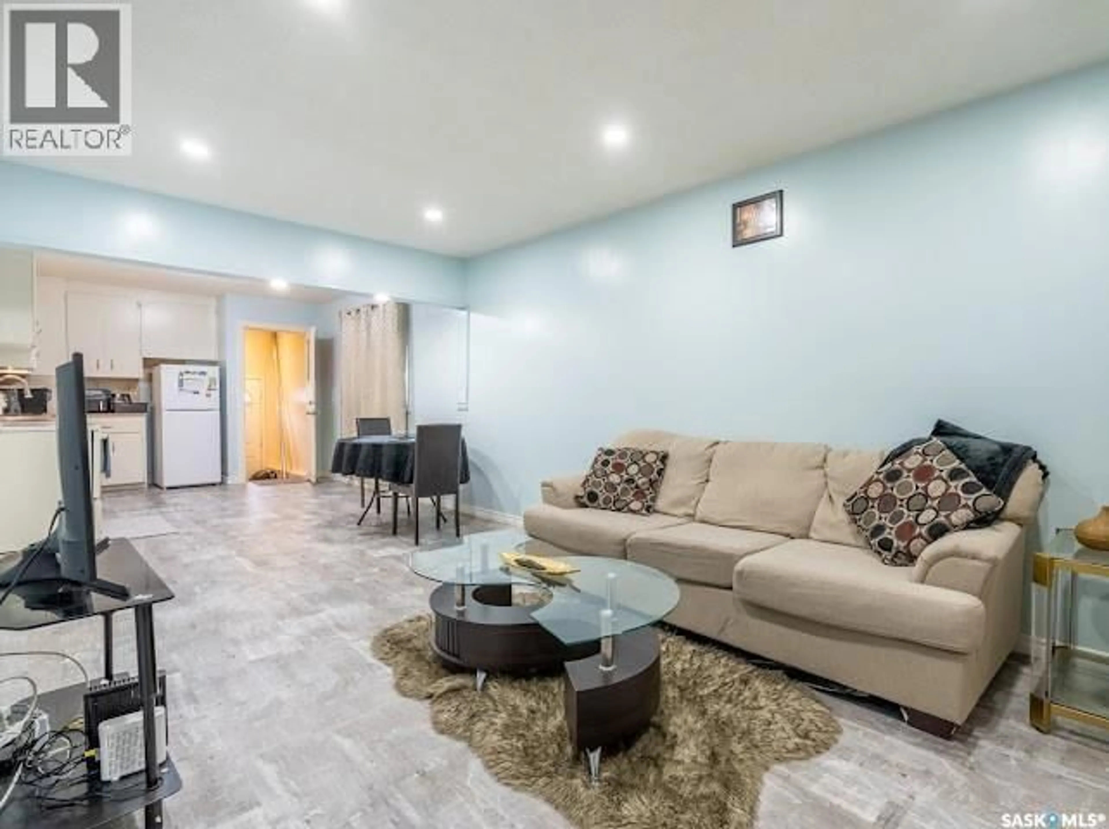Living room with furniture, unknown for 1827 QUEBEC STREET, Regina Saskatchewan S4P1J6
