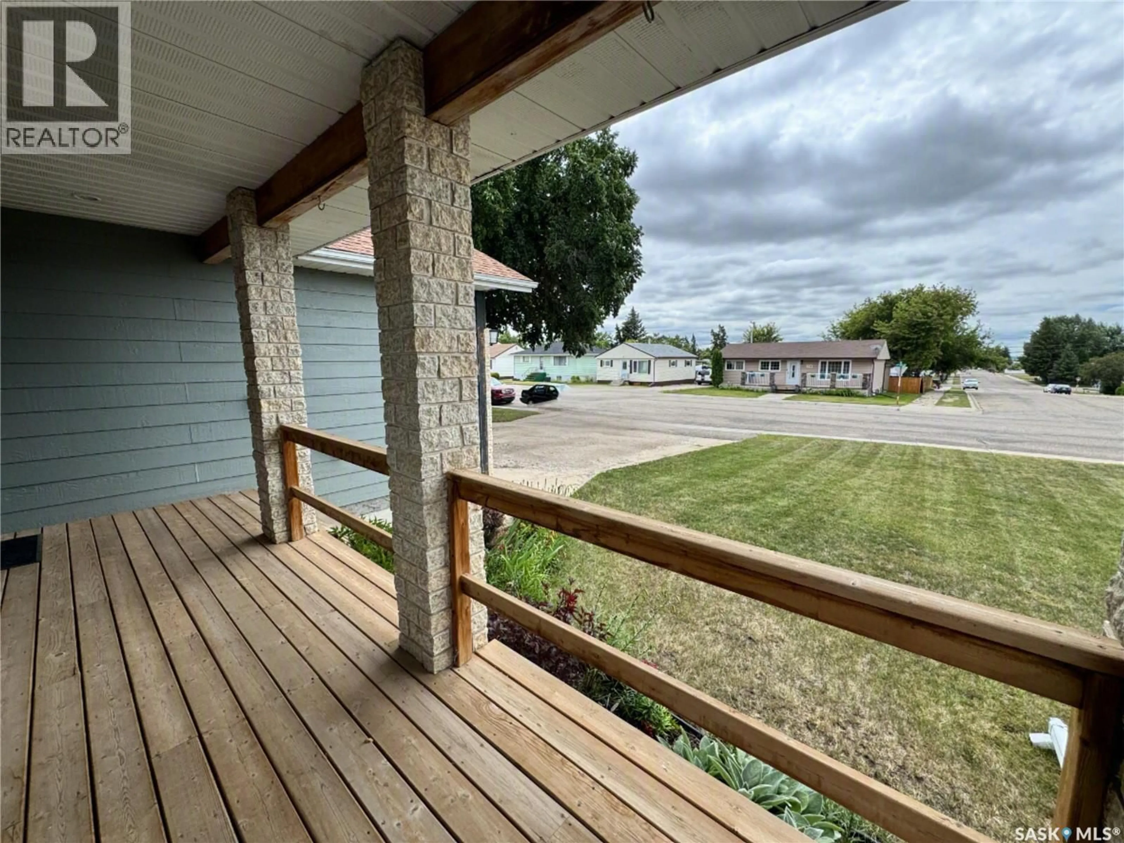 Patio, water/lake/river/ocean view for 113 7TH AVENUE, Biggar Saskatchewan S0K0M0