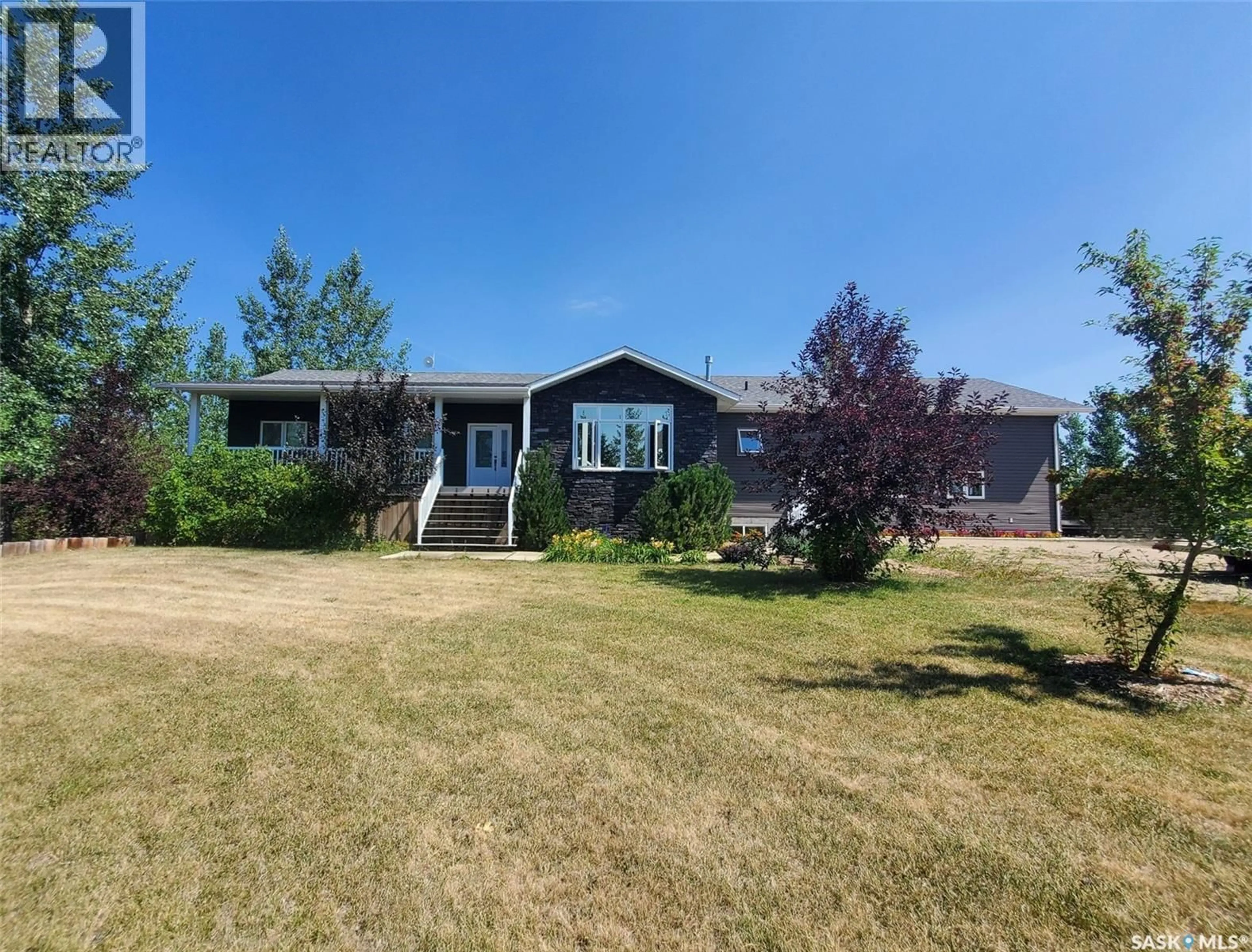 A pic from outside/outdoor area/front of a property/back of a property/a pic from drone, unknown for 231 WESTVIEW DRIVE, Swift Current Rm No. 137 Saskatchewan S9H4G6