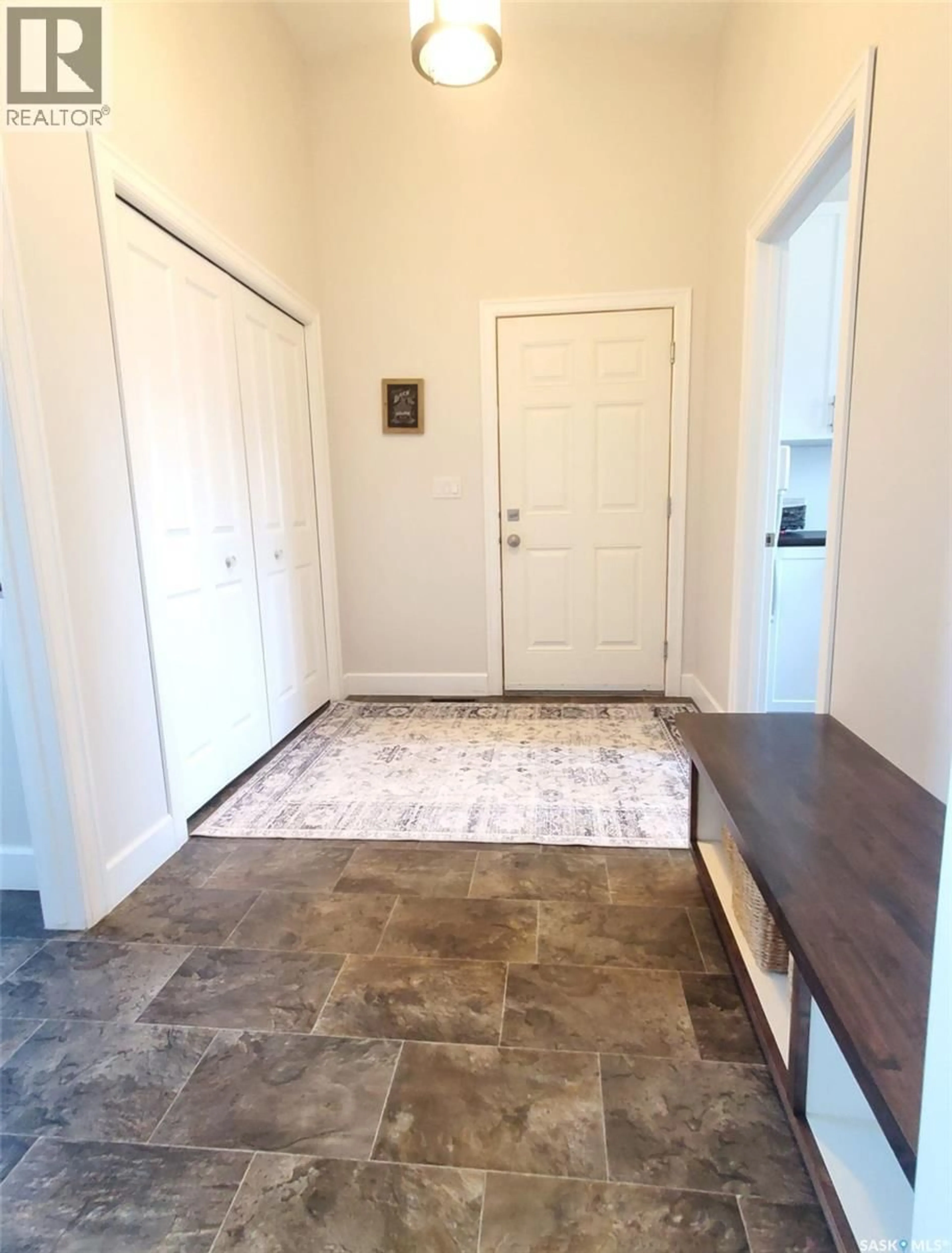 Indoor entryway for 231 WESTVIEW DRIVE, Swift Current Rm No. 137 Saskatchewan S9H4G6