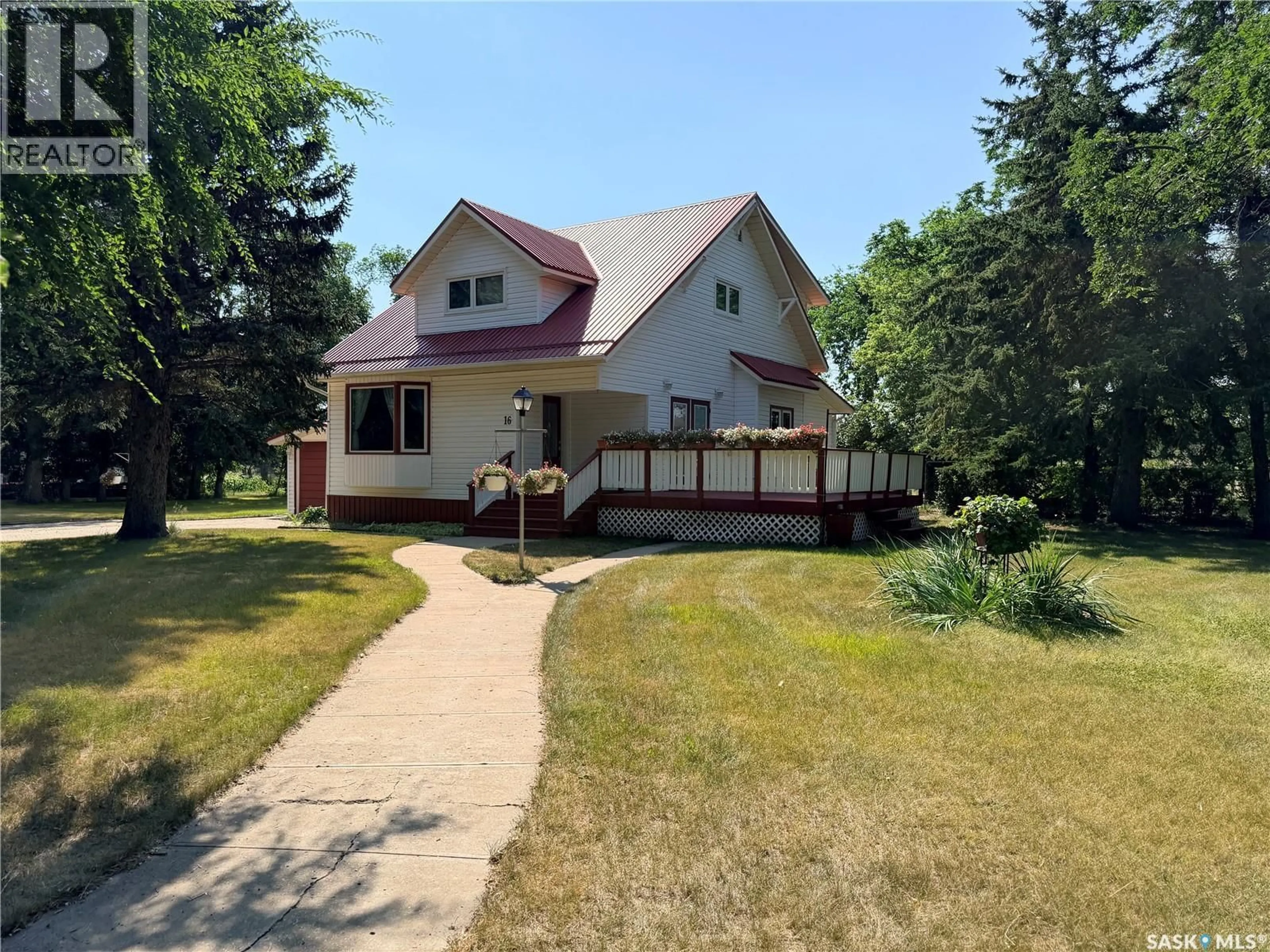 A pic from outside/outdoor area/front of a property/back of a property/a pic from drone, street for 16 MAIN STREET, Willow Bunch Rm No. 42 Saskatchewan S0H3T0