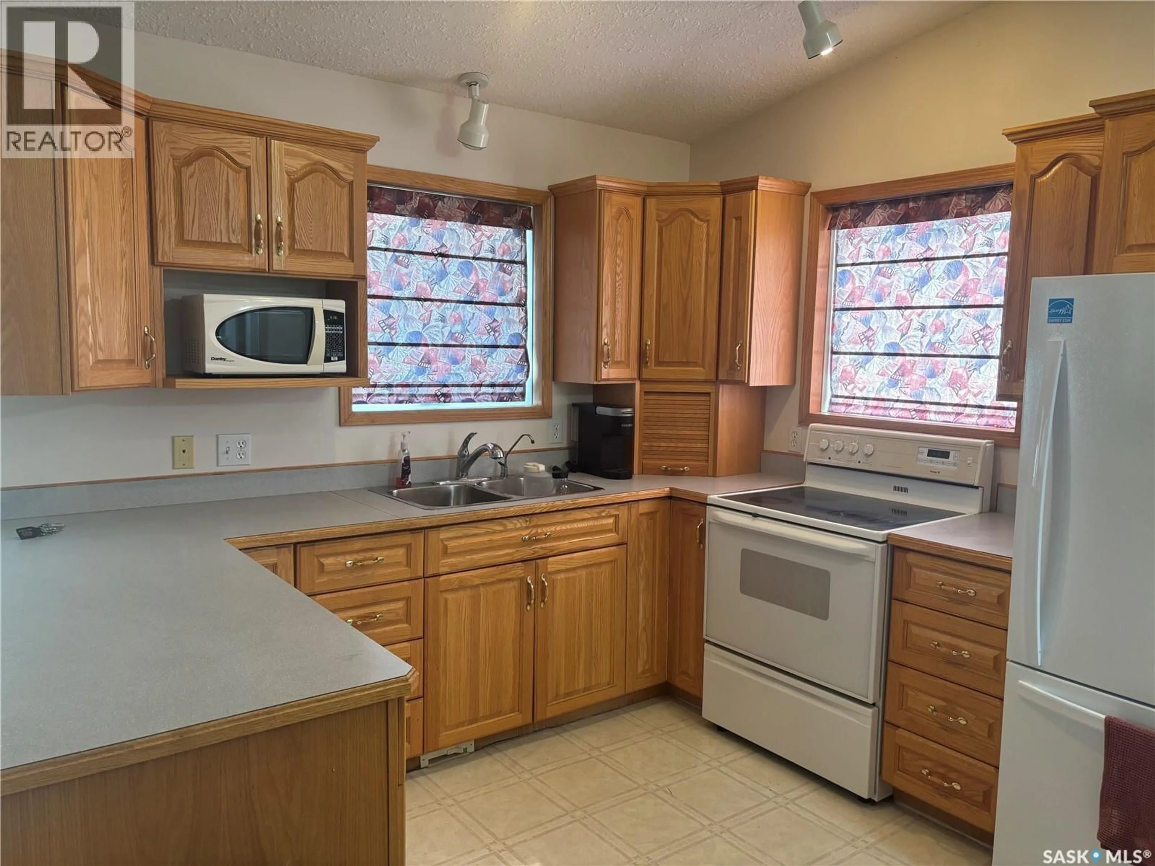 Standard kitchen, unknown for WATSON ACREAGE, Miry Creek Rm No. 229 Saskatchewan S0N1G0