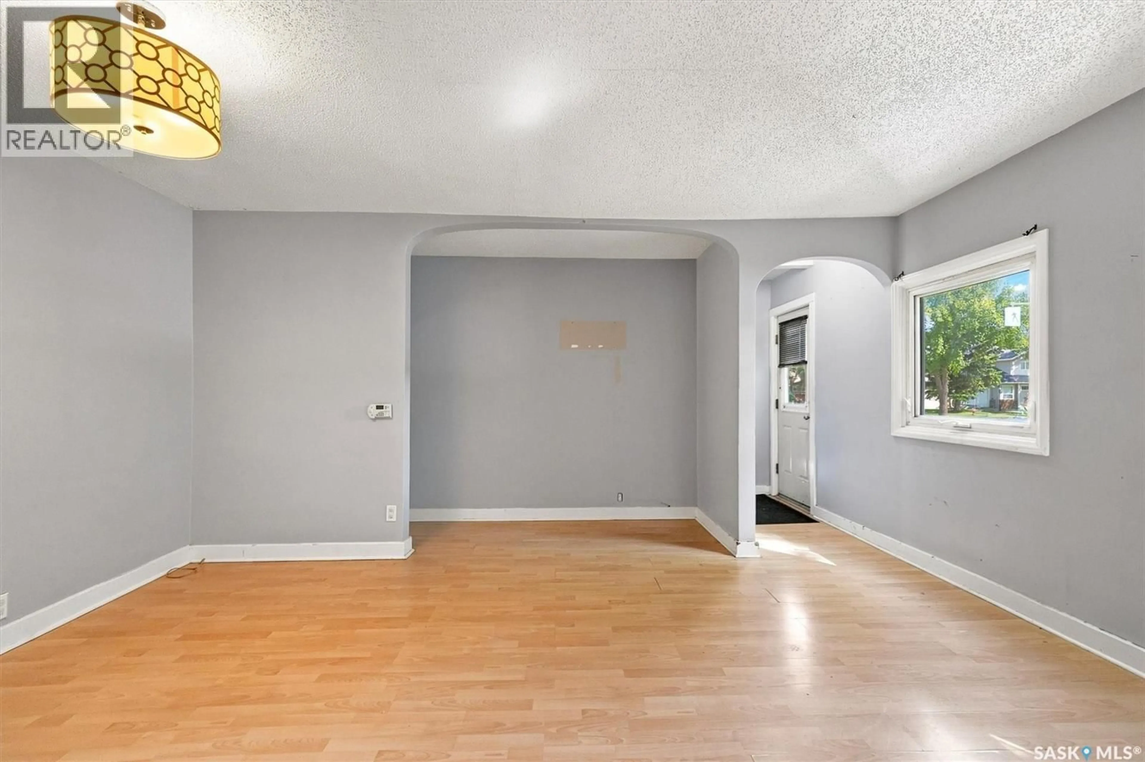 A pic of a room for 2204 LORNE AVENUE, Saskatoon Saskatchewan S7J0R9
