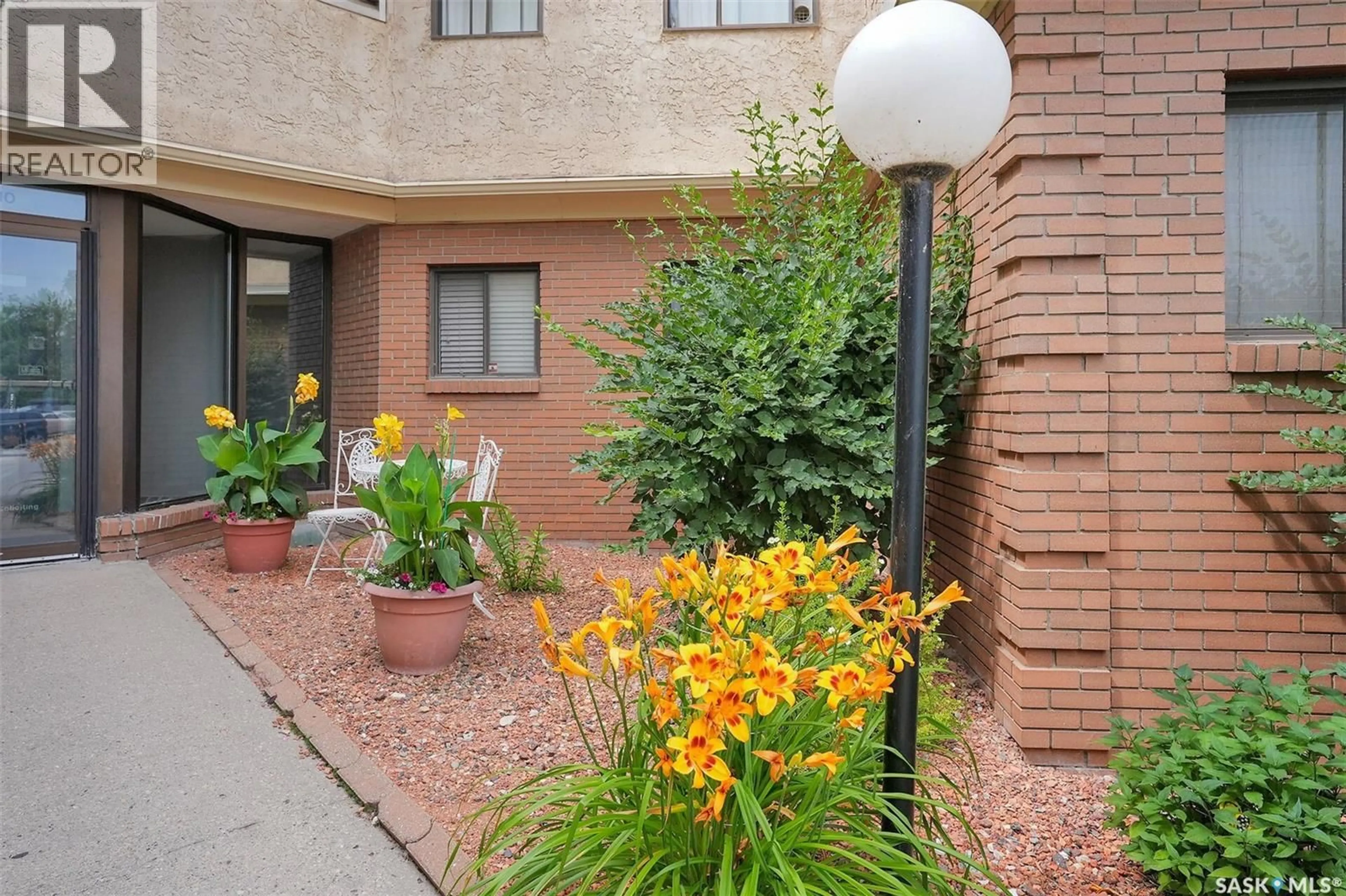 Patio, unknown for 302 - 3410 PARK STREET, Regina Saskatchewan S4V2M8