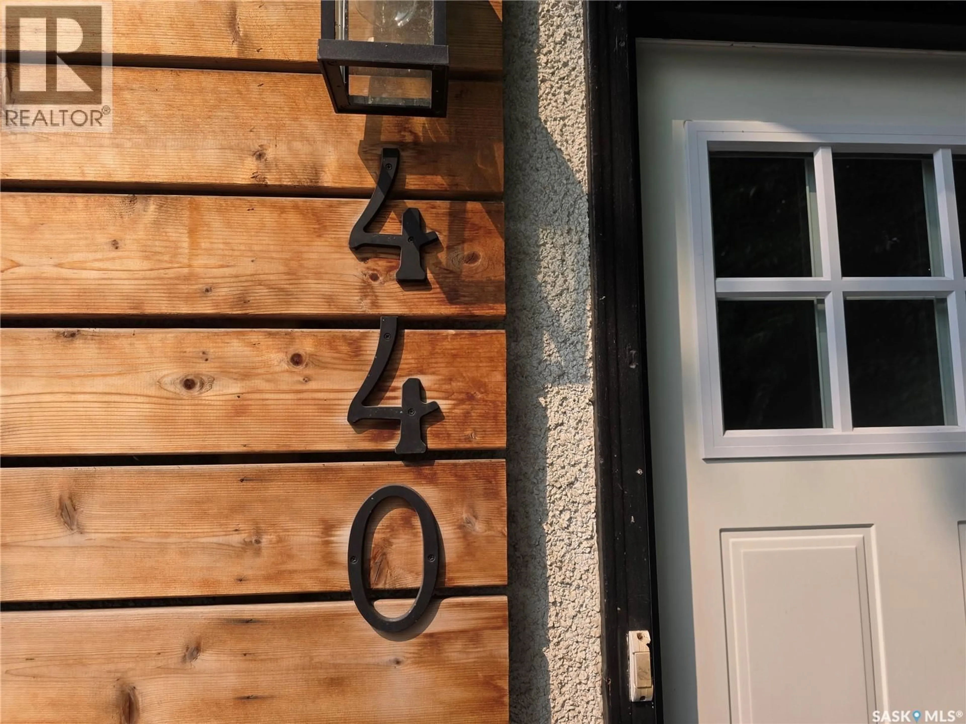 Indoor entryway for 440-442 CONNAUGHT STREET, Regina Saskatchewan S4R4W9