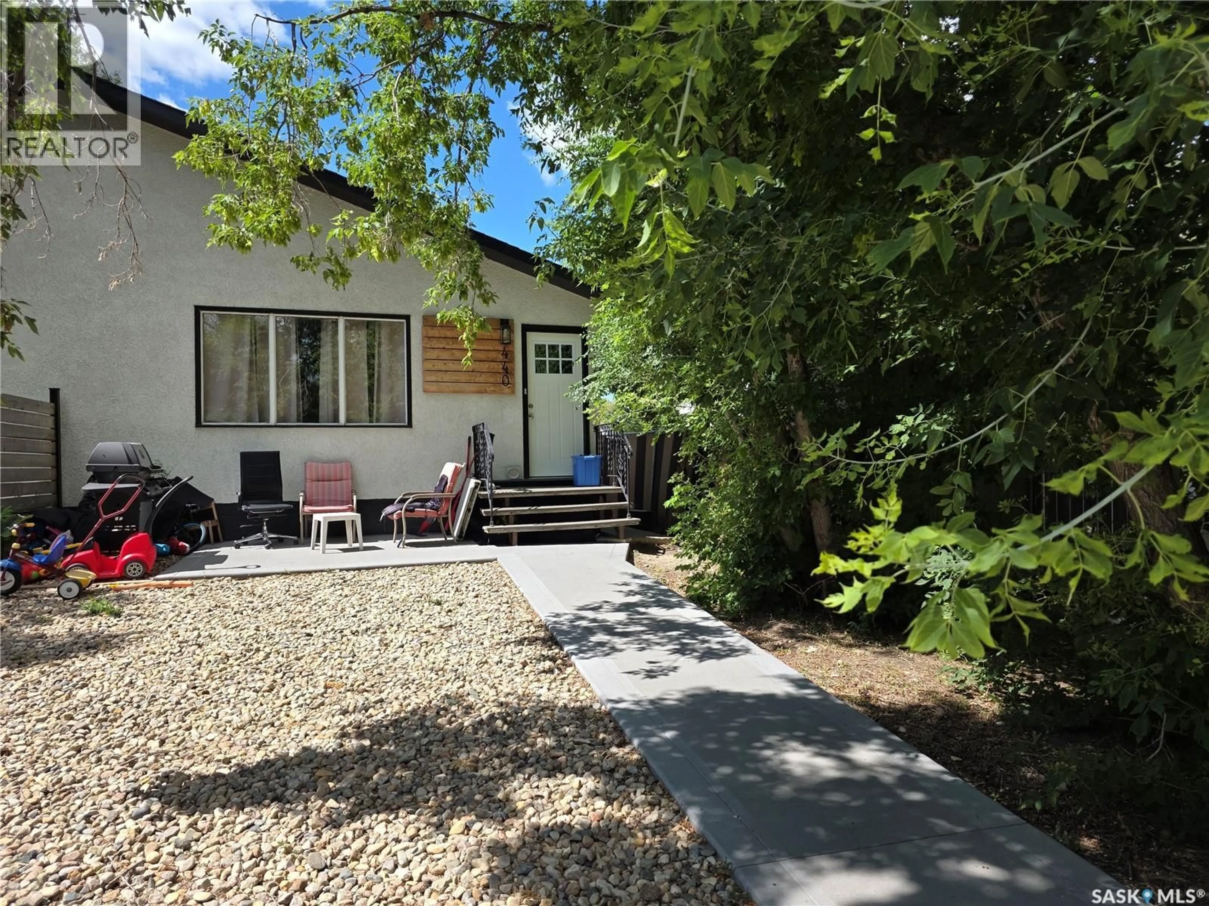 A pic from outside/outdoor area/front of a property/back of a property/a pic from drone, street for 440-442 CONNAUGHT STREET, Regina Saskatchewan S4R4W9