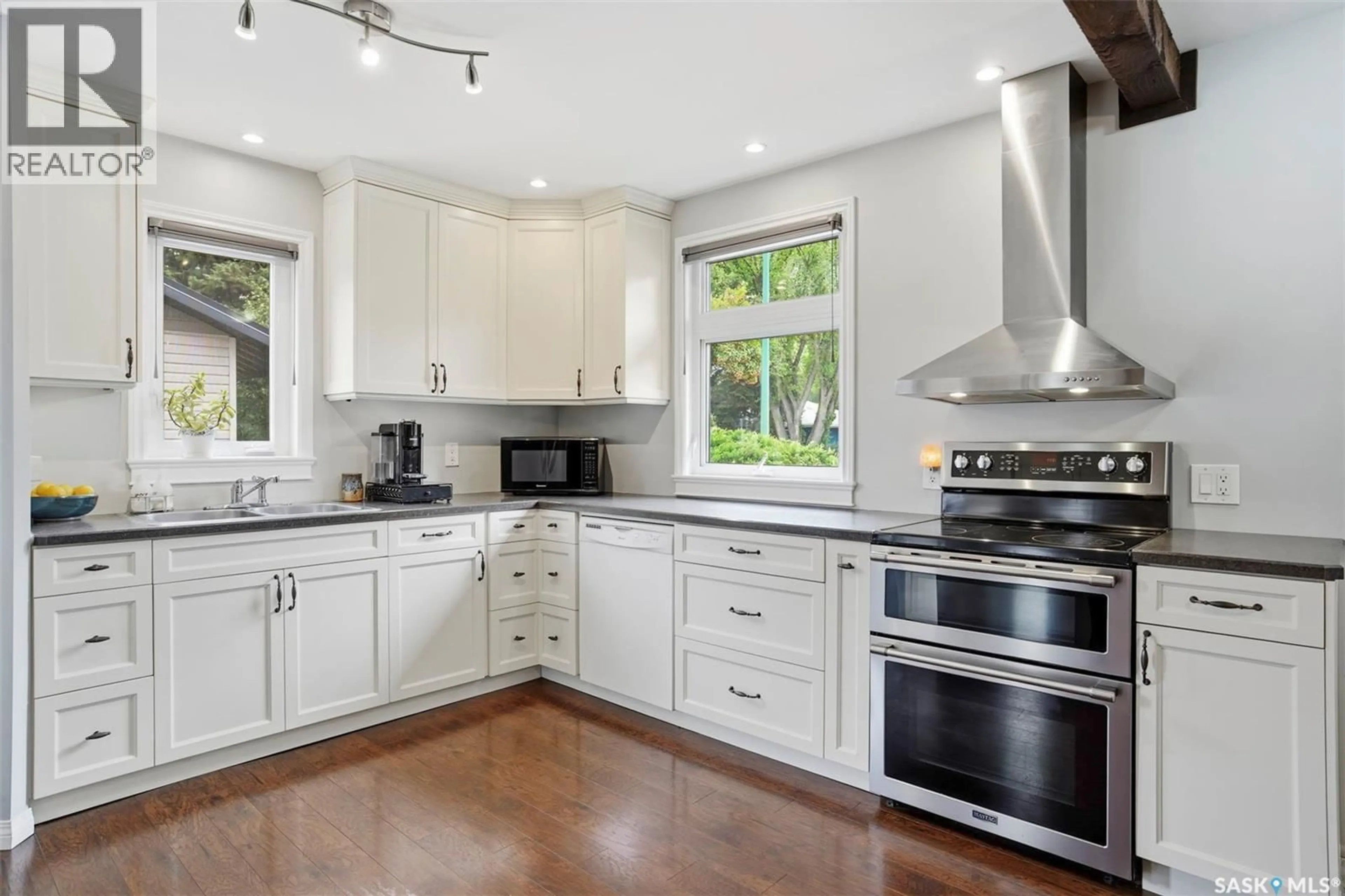 Open concept kitchen, ceramic/tile floor for 1125 2ND STREET E, Saskatoon Saskatchewan S7H1R4