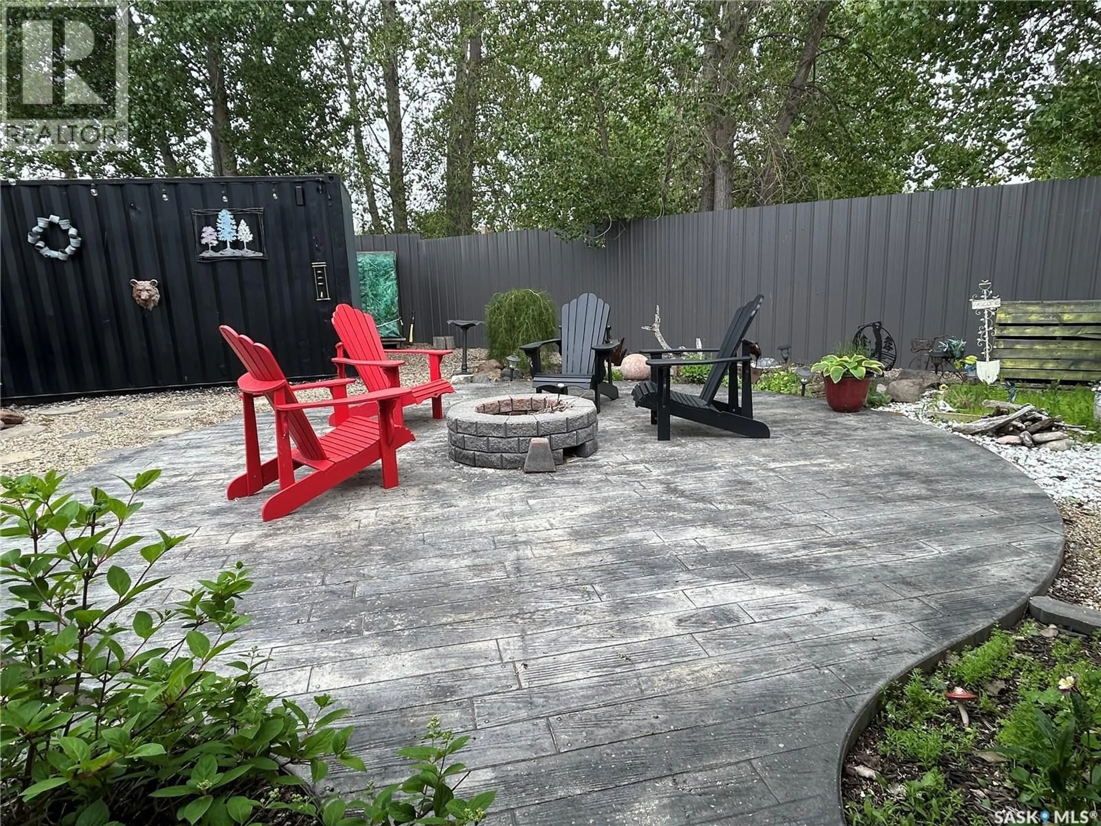 Patio, street for #2 - 1 INDUSTRIAL DRIVE, Bienfait Saskatchewan S0C0M0