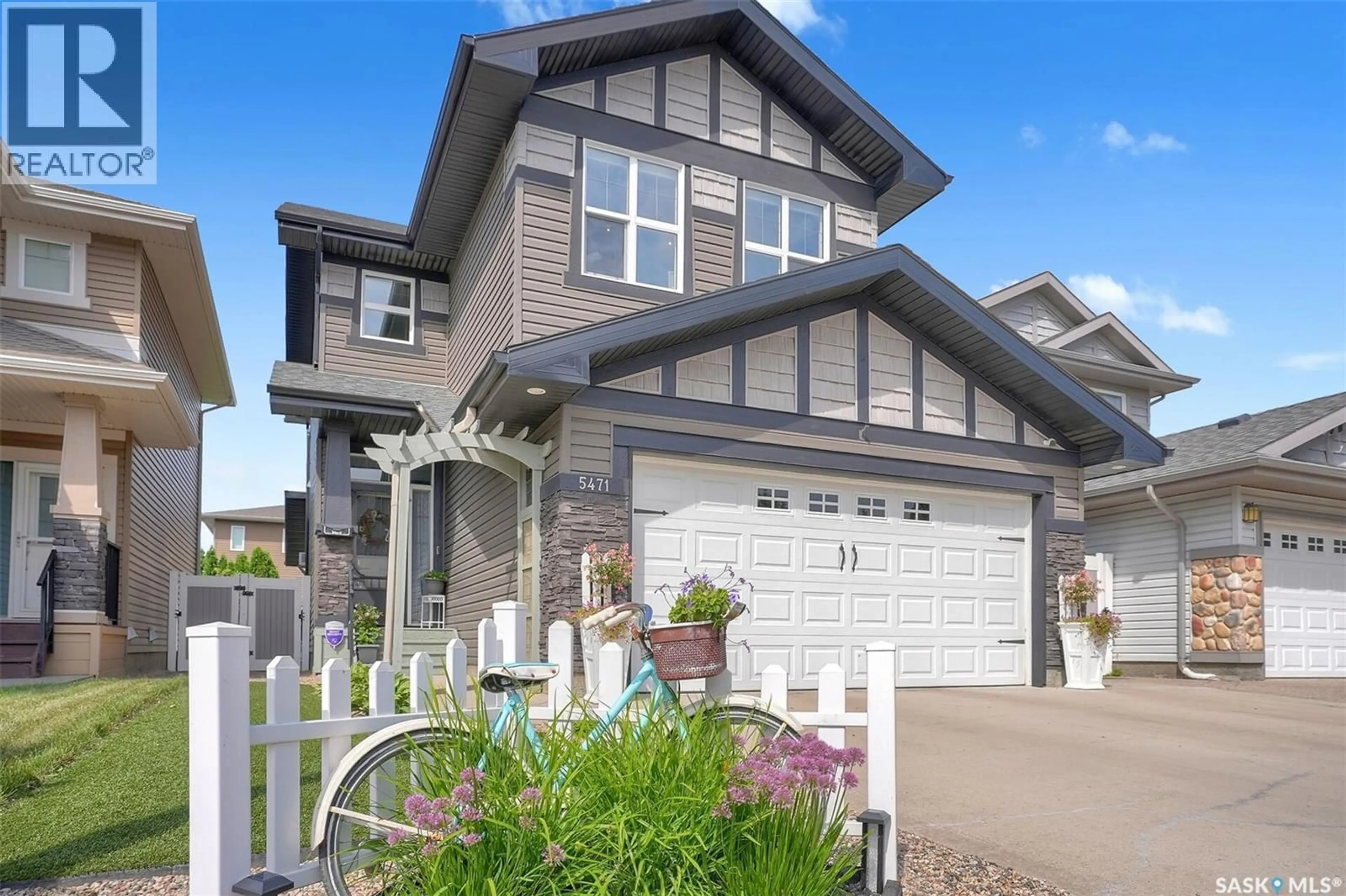 Home with vinyl exterior material, street for 5471 UNIVERSAL CRESCENT, Regina Saskatchewan S4W0K8