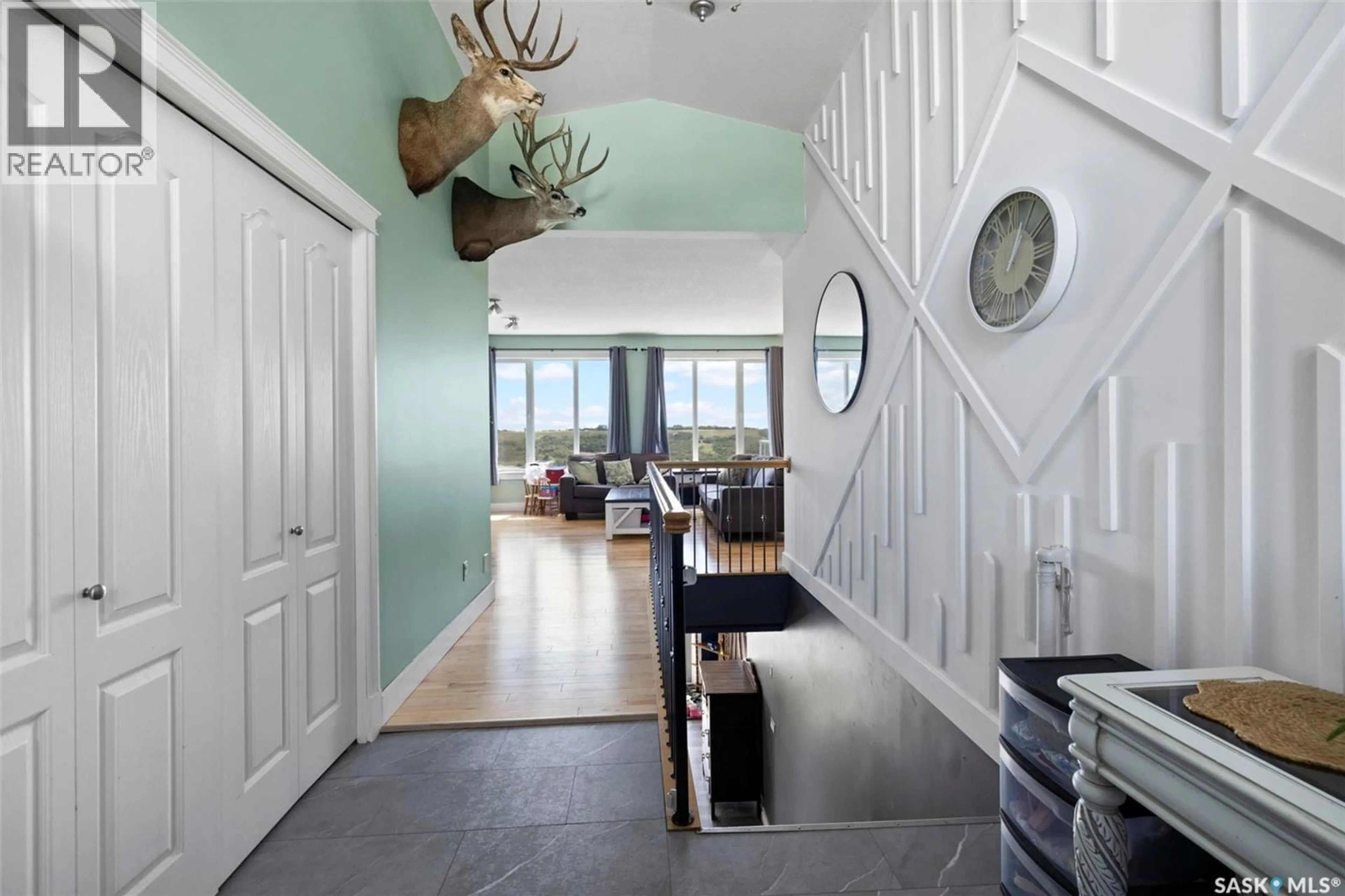 Indoor entryway for 120 DEER RIDGE DRIVE, Lumsden Rm No. 189 Saskatchewan S2V1B8