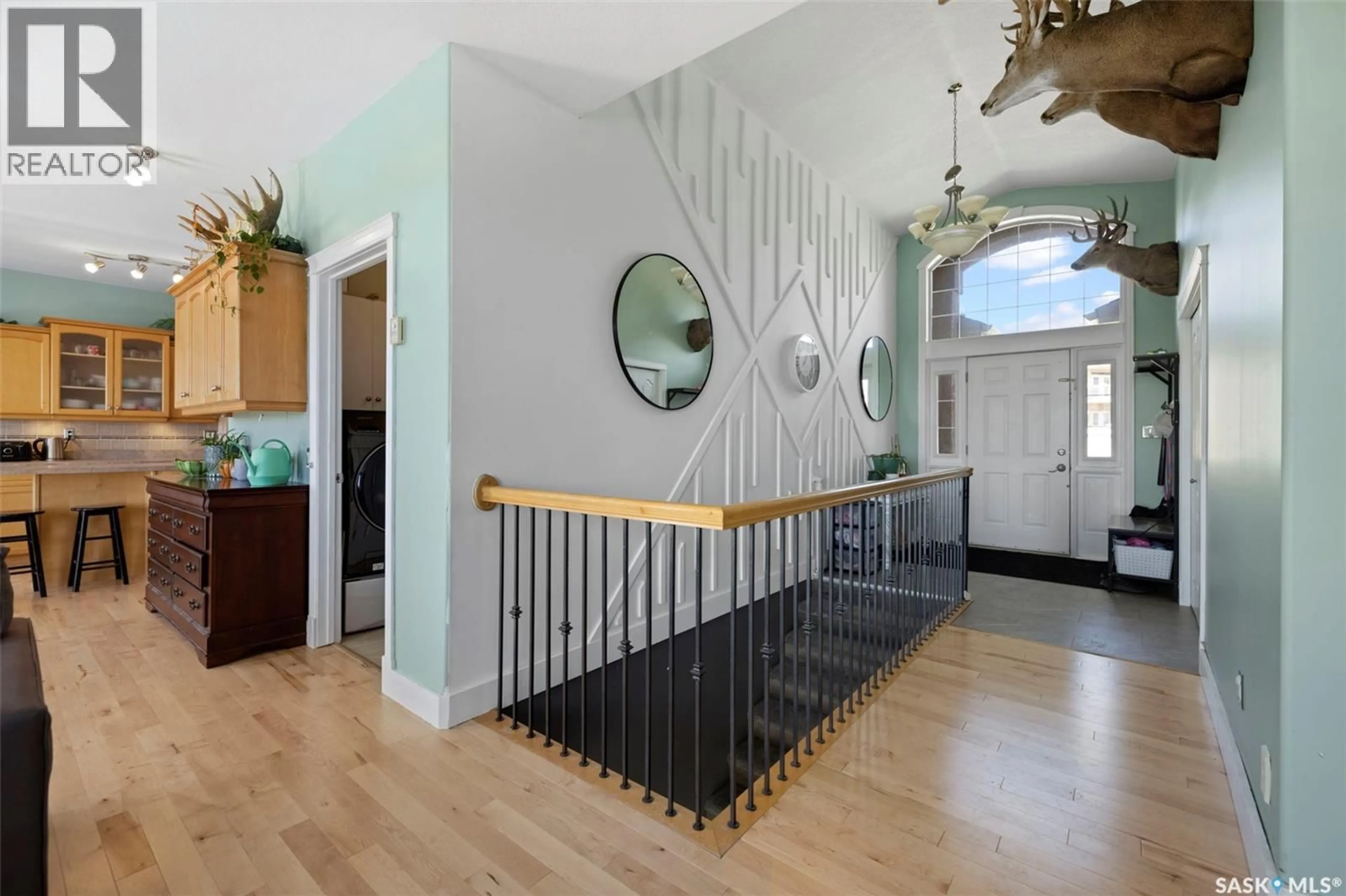 Indoor entryway for 120 DEER RIDGE DRIVE, Lumsden Rm No. 189 Saskatchewan S2V1B8