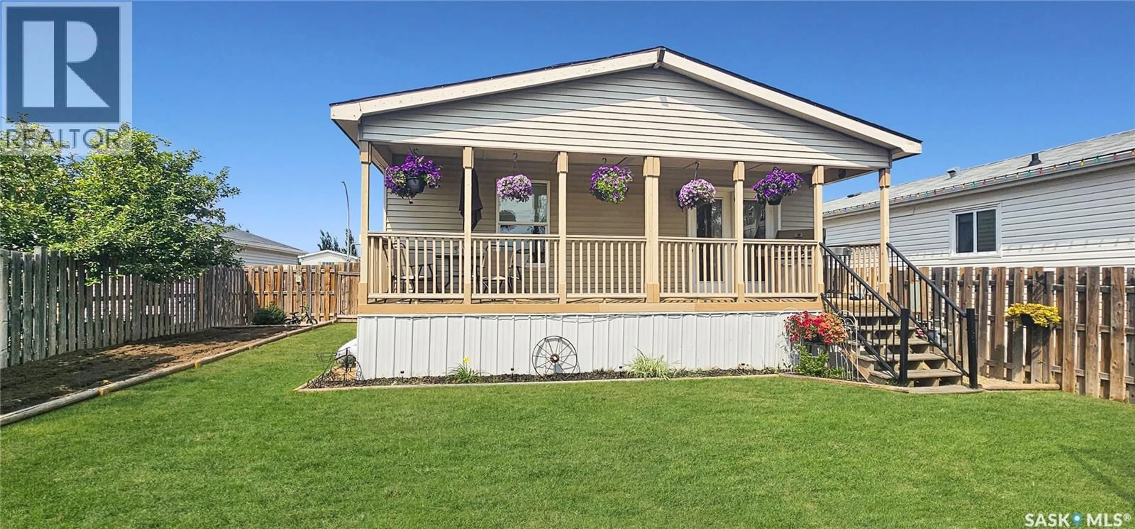 Home with vinyl exterior material, unknown for 76 PRAIRIE SUN COURT, Swift Current Saskatchewan S9H3X6