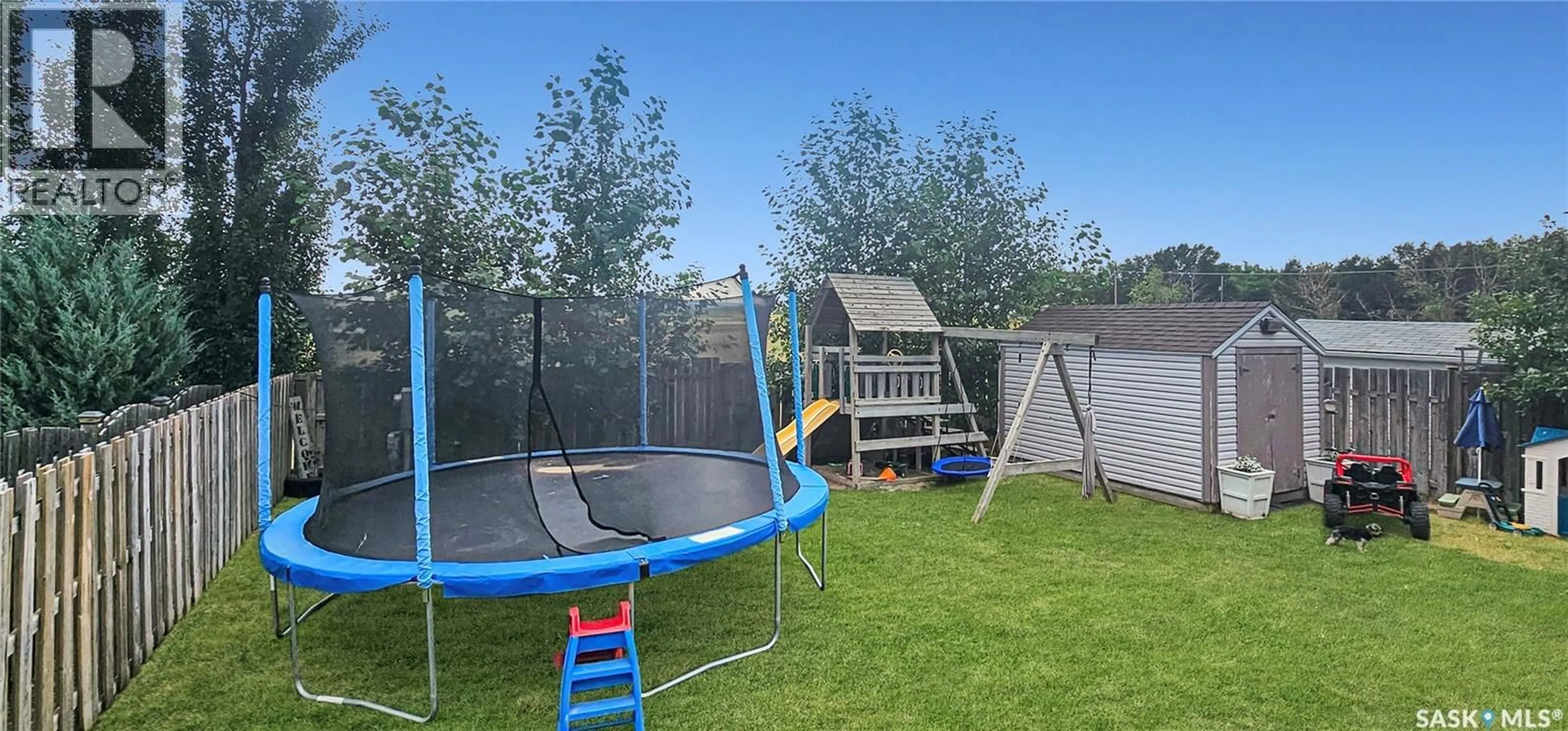 A pic from outside/outdoor area/front of a property/back of a property/a pic from drone, unknown for 76 PRAIRIE SUN COURT, Swift Current Saskatchewan S9H3X6