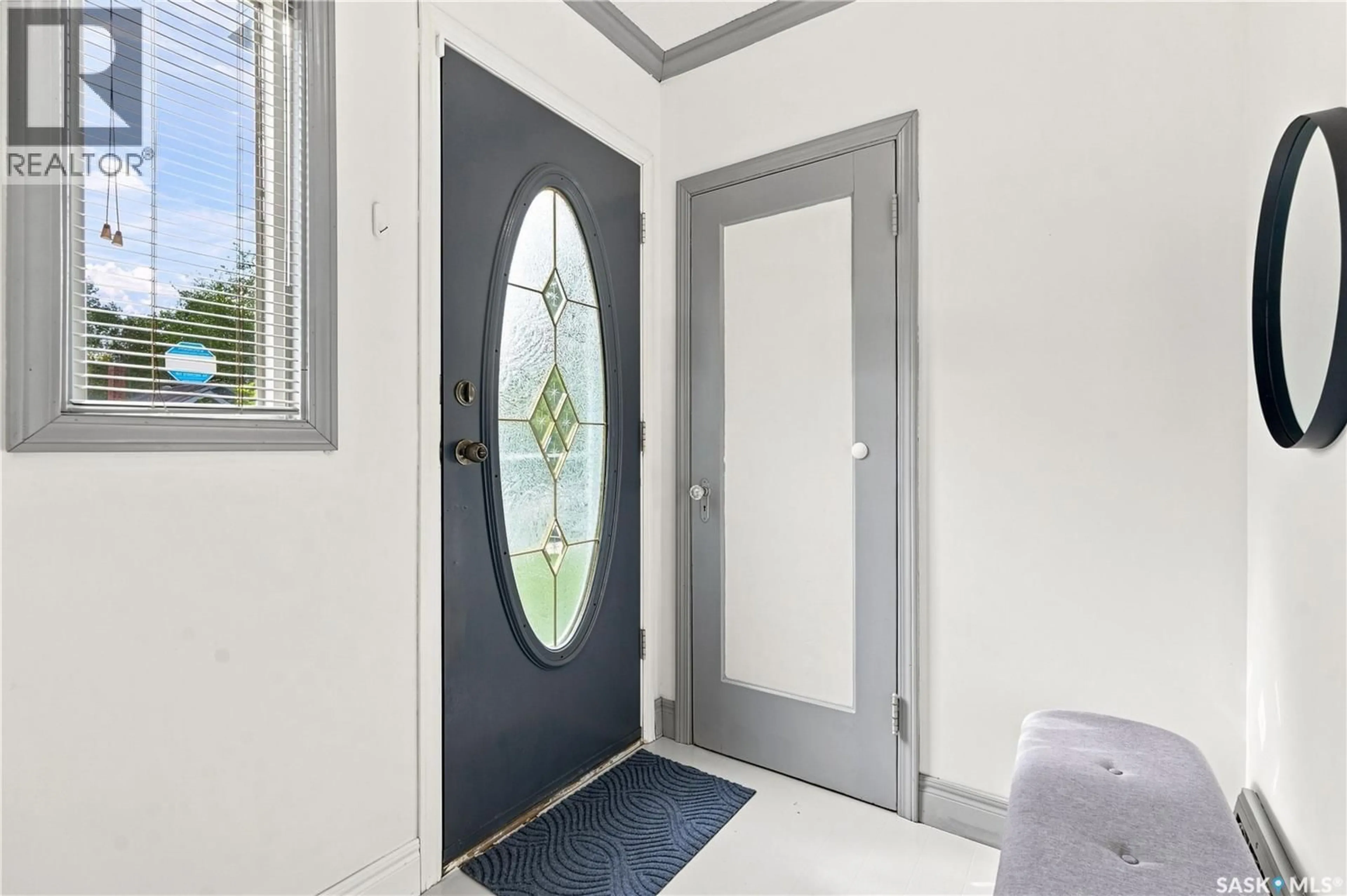Indoor entryway for 2161 QUEEN STREET, Regina Saskatchewan S4T4C4