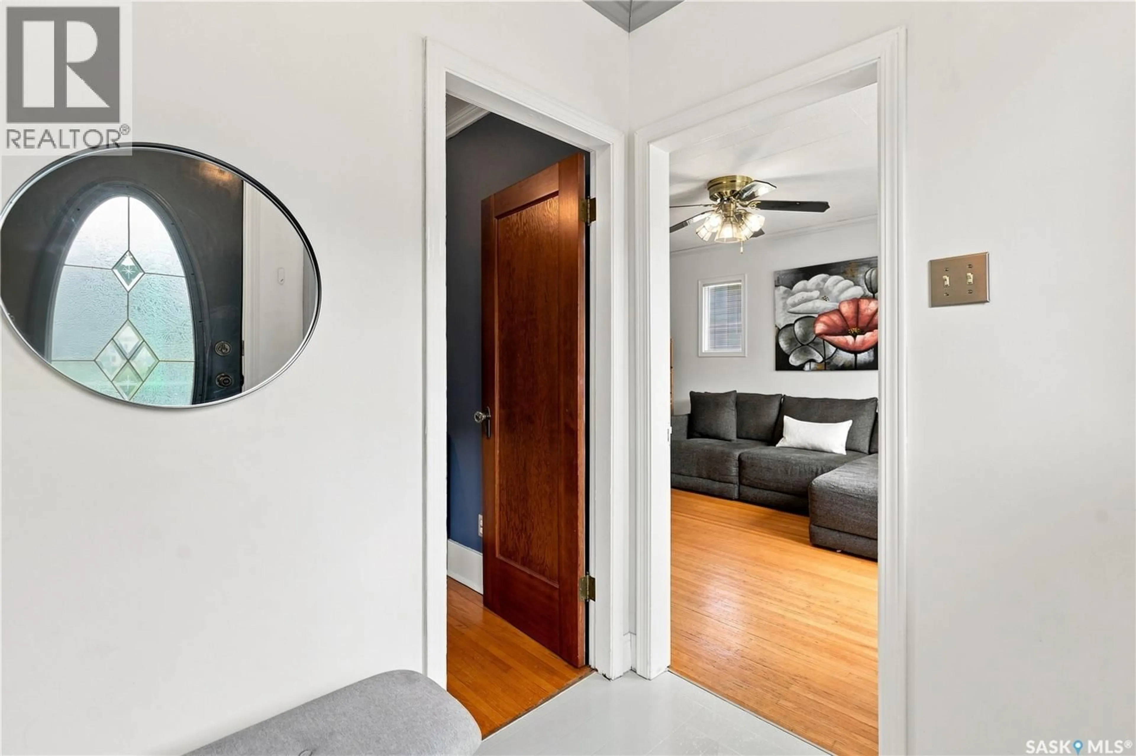 Indoor entryway for 2161 QUEEN STREET, Regina Saskatchewan S4T4C4