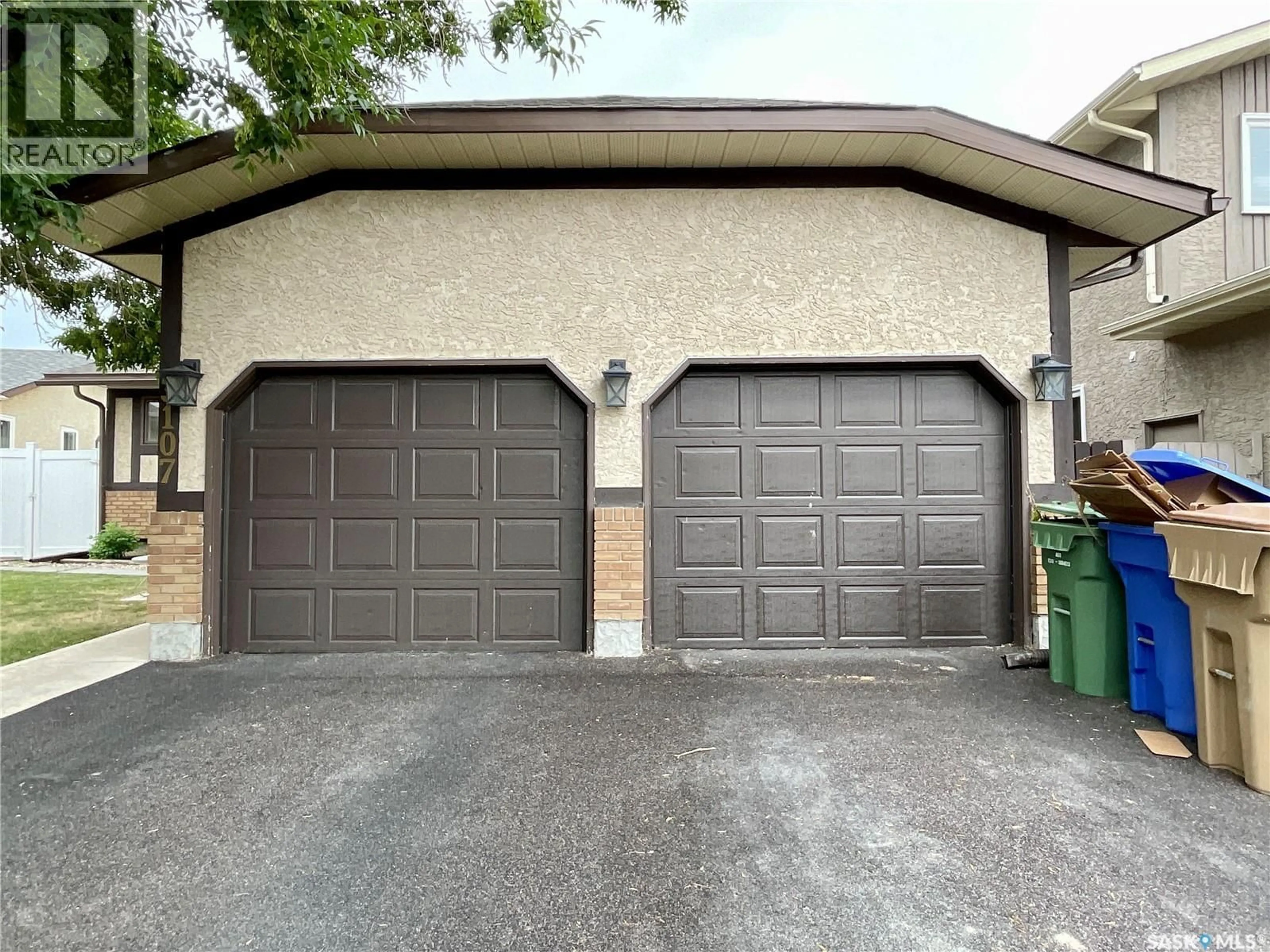 Indoor garage for 3107 ANDREYCHUK PLACE, Regina Saskatchewan S4V2C5