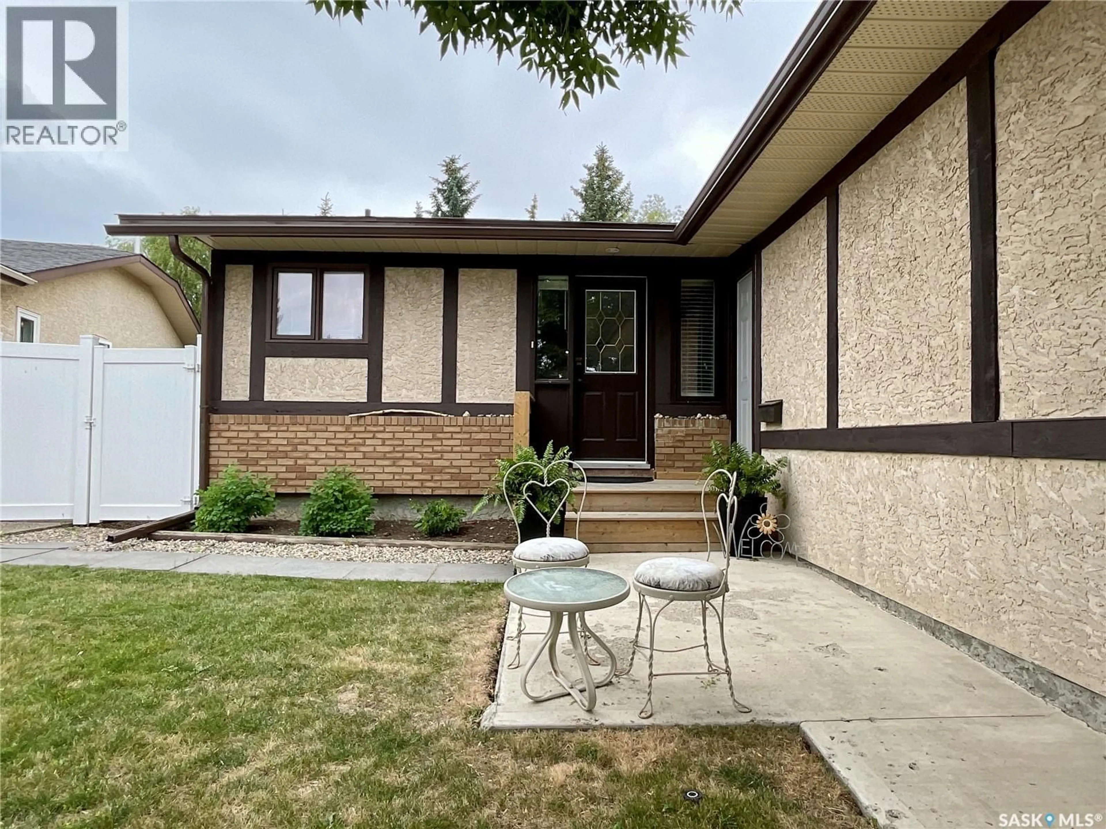 Home with vinyl exterior material, street for 3107 ANDREYCHUK PLACE, Regina Saskatchewan S4V2C5
