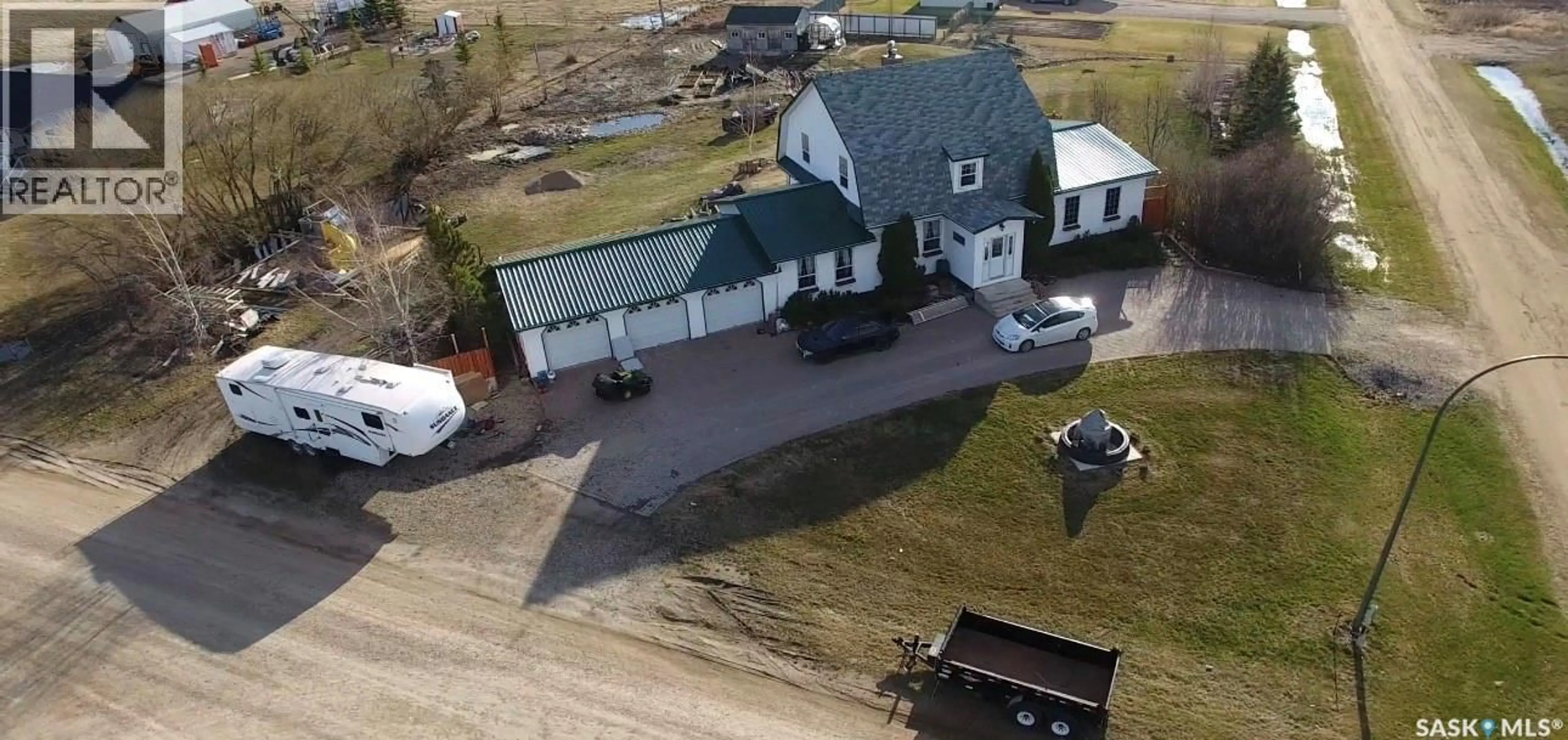 A pic from outside/outdoor area/front of a property/back of a property/a pic from drone, street for 10460 6TH AVENUE, Humboldt Saskatchewan S7K5L3