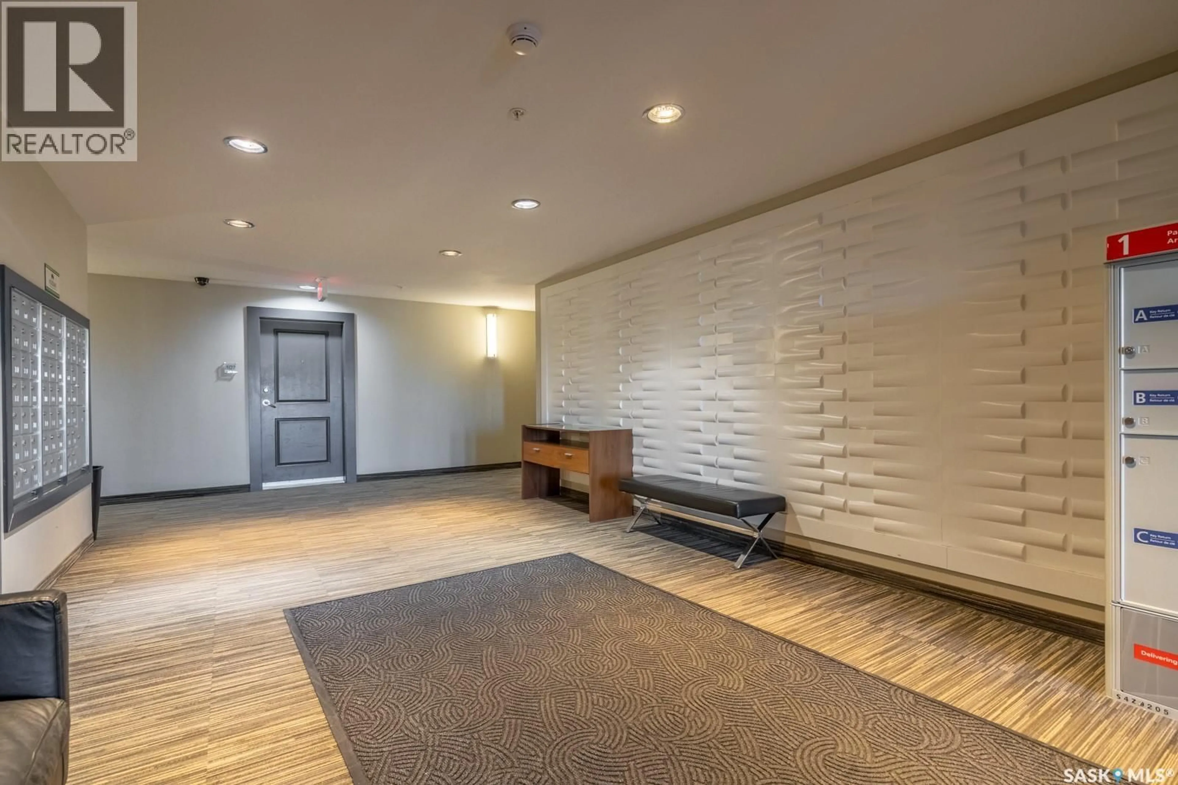 Indoor foyer for 102 - 1610 DAKOTA DRIVE, Regina Saskatchewan S4Z0A5