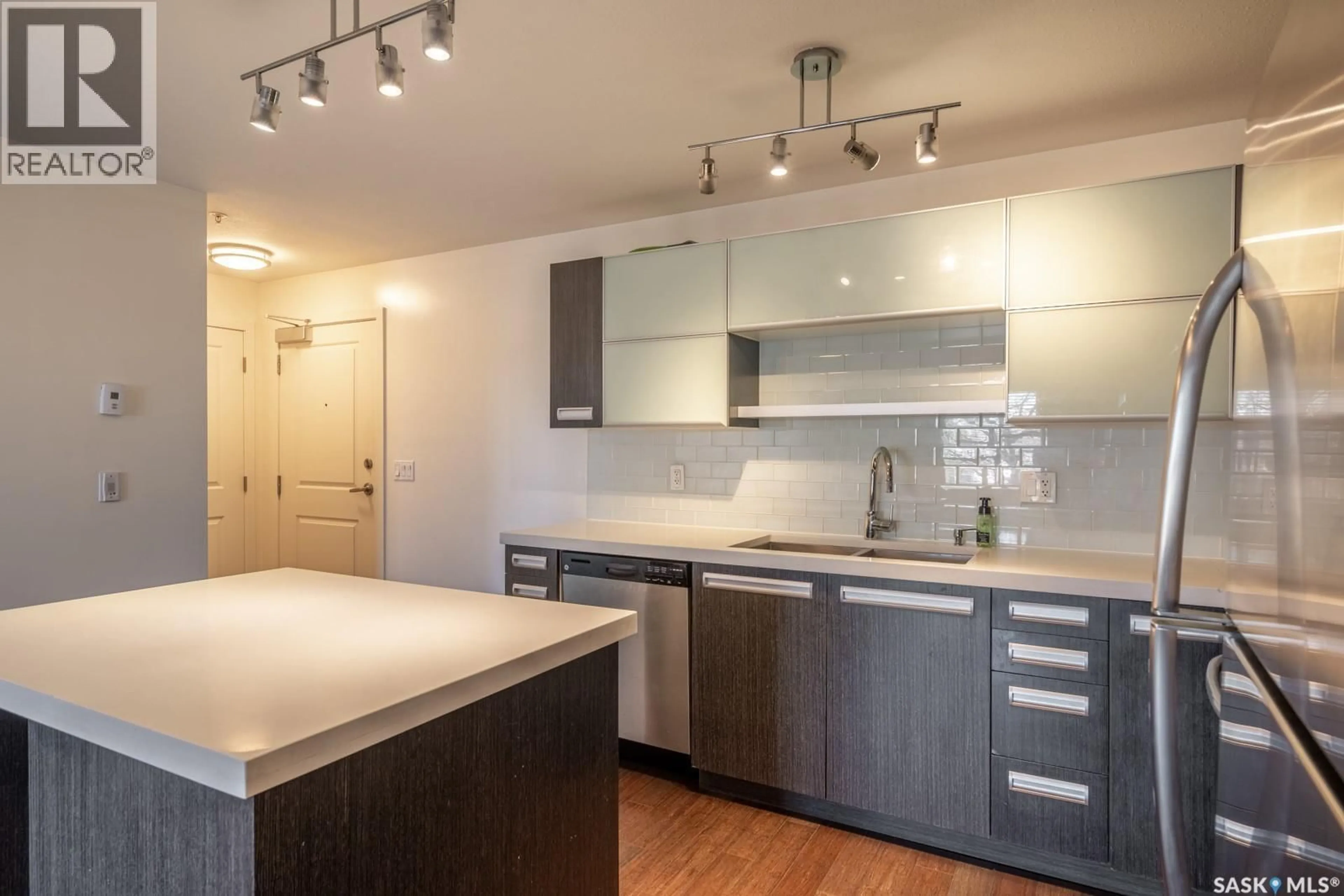 Open concept kitchen, unknown for 102 - 1610 DAKOTA DRIVE, Regina Saskatchewan S4Z0A5