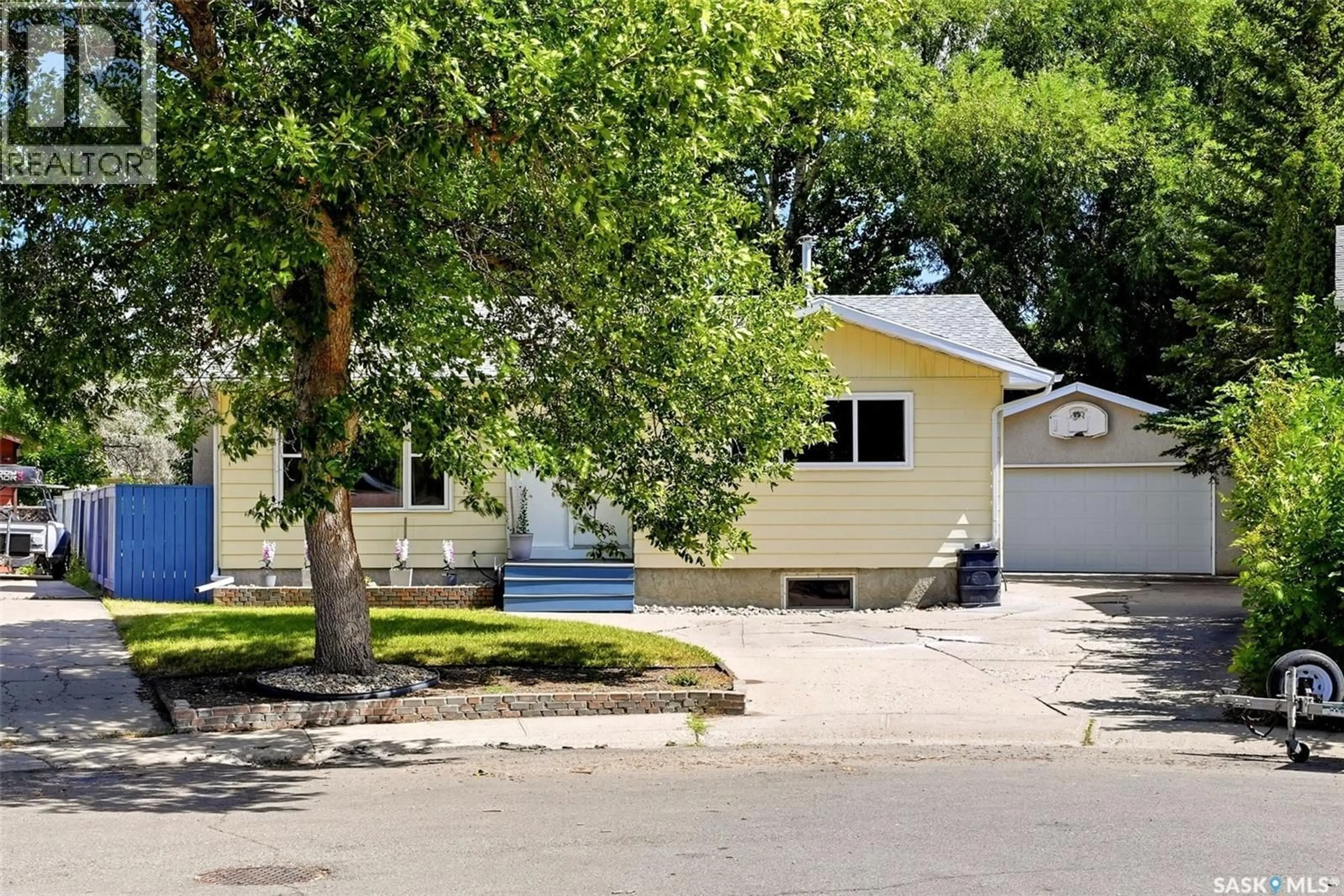 Home with vinyl exterior material, street for 51 MARTINAC CRESCENT, Regina Saskatchewan S4X1R5