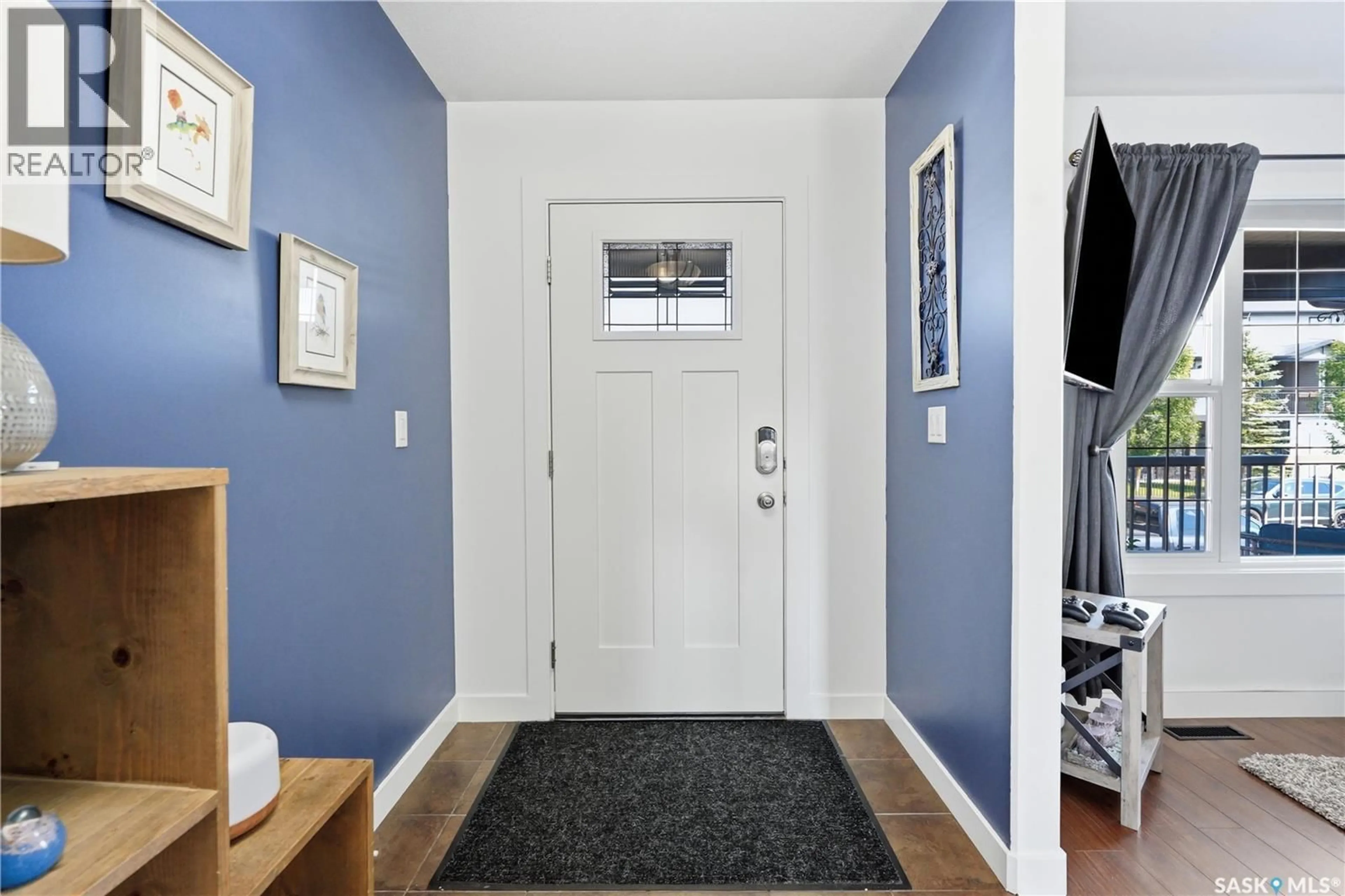 Indoor entryway for 454 GEARY CRESCENT, Saskatoon Saskatchewan S7R0E7